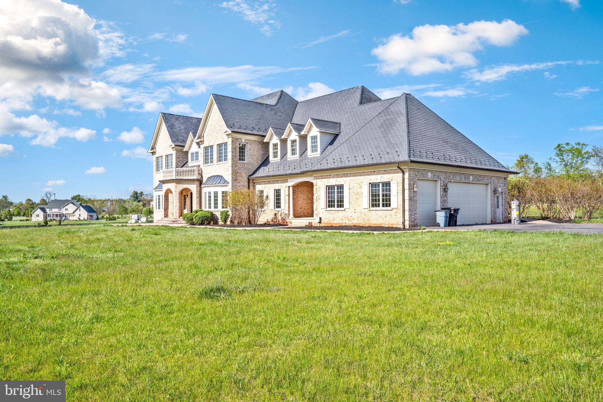 LEE'S CROSSING - Residential