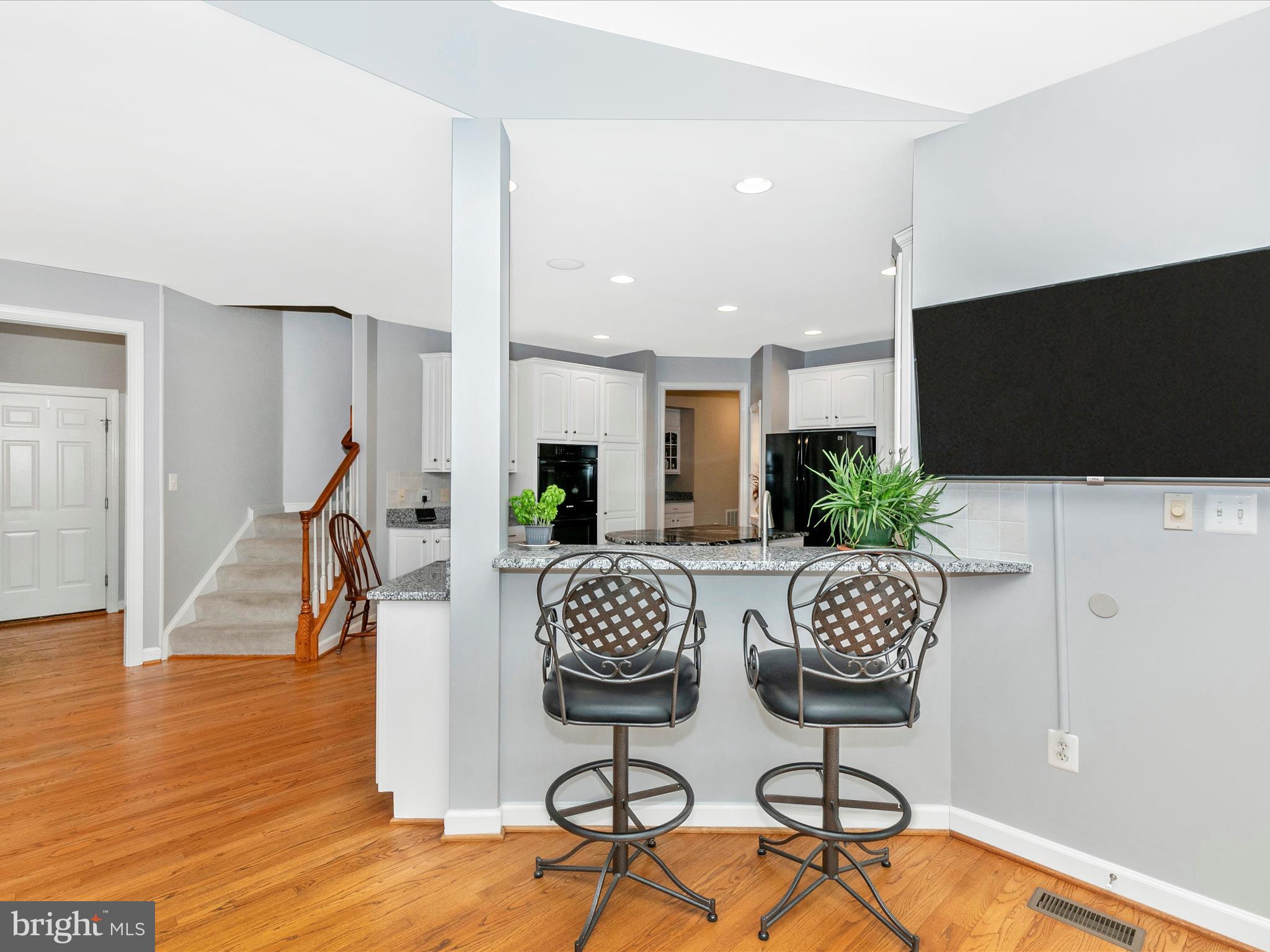 LAYTONSVILLE OUTSIDE - Residential