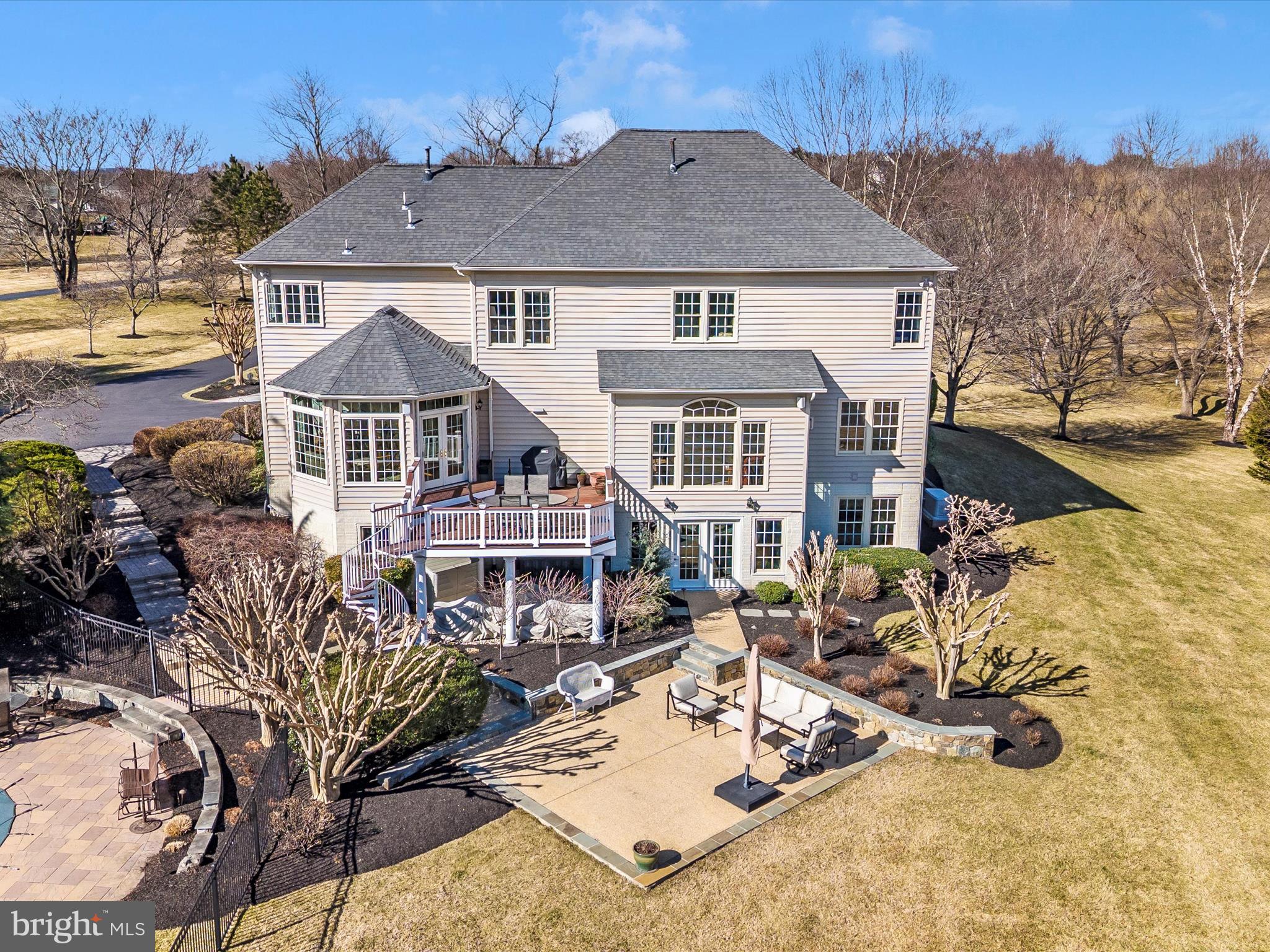 LAYTONSVILLE OUTSIDE - Residential