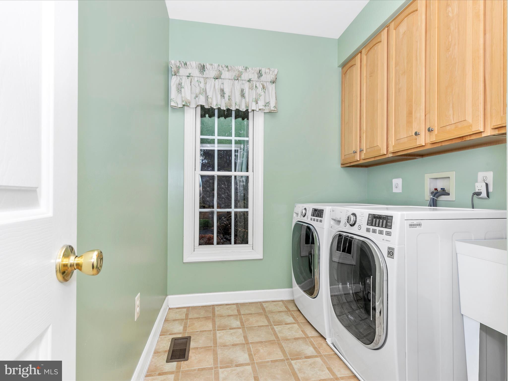 LAYTONSVILLE OUTSIDE - Residential