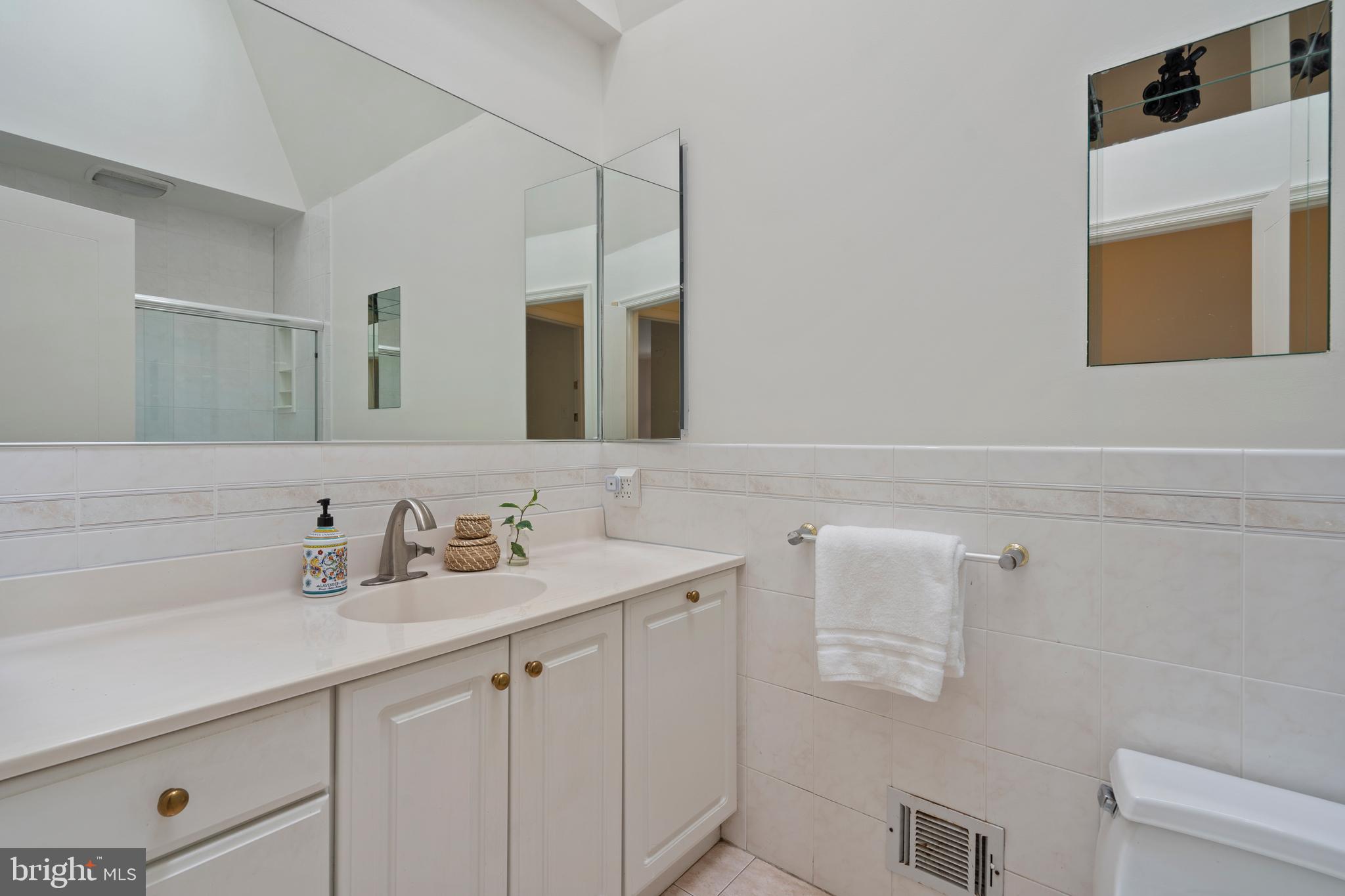 DOVER BALMORAL RIVERWOOD - Residential