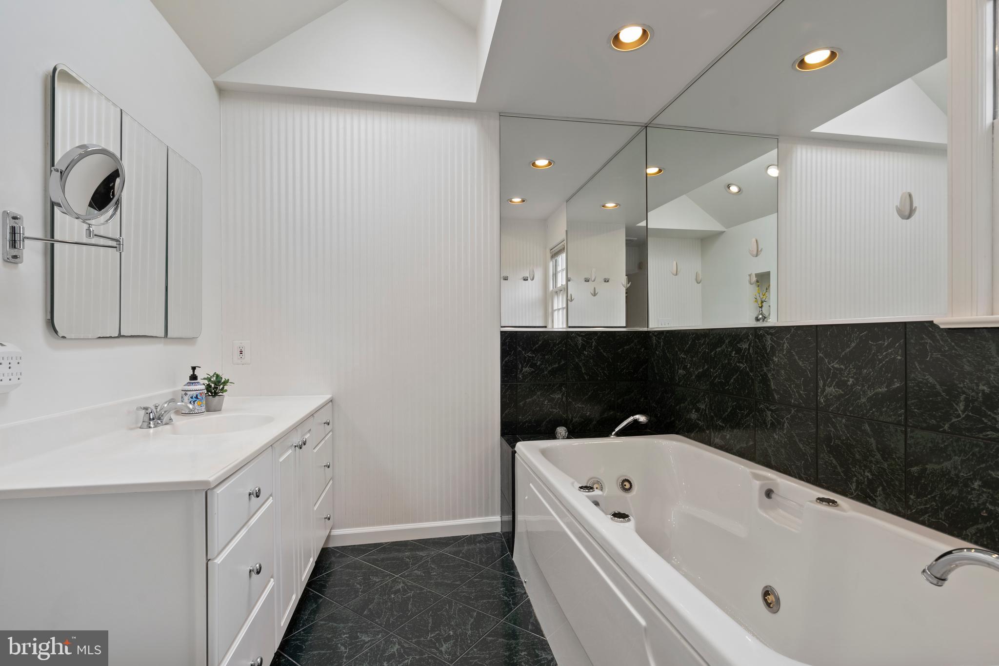 DOVER BALMORAL RIVERWOOD - Residential