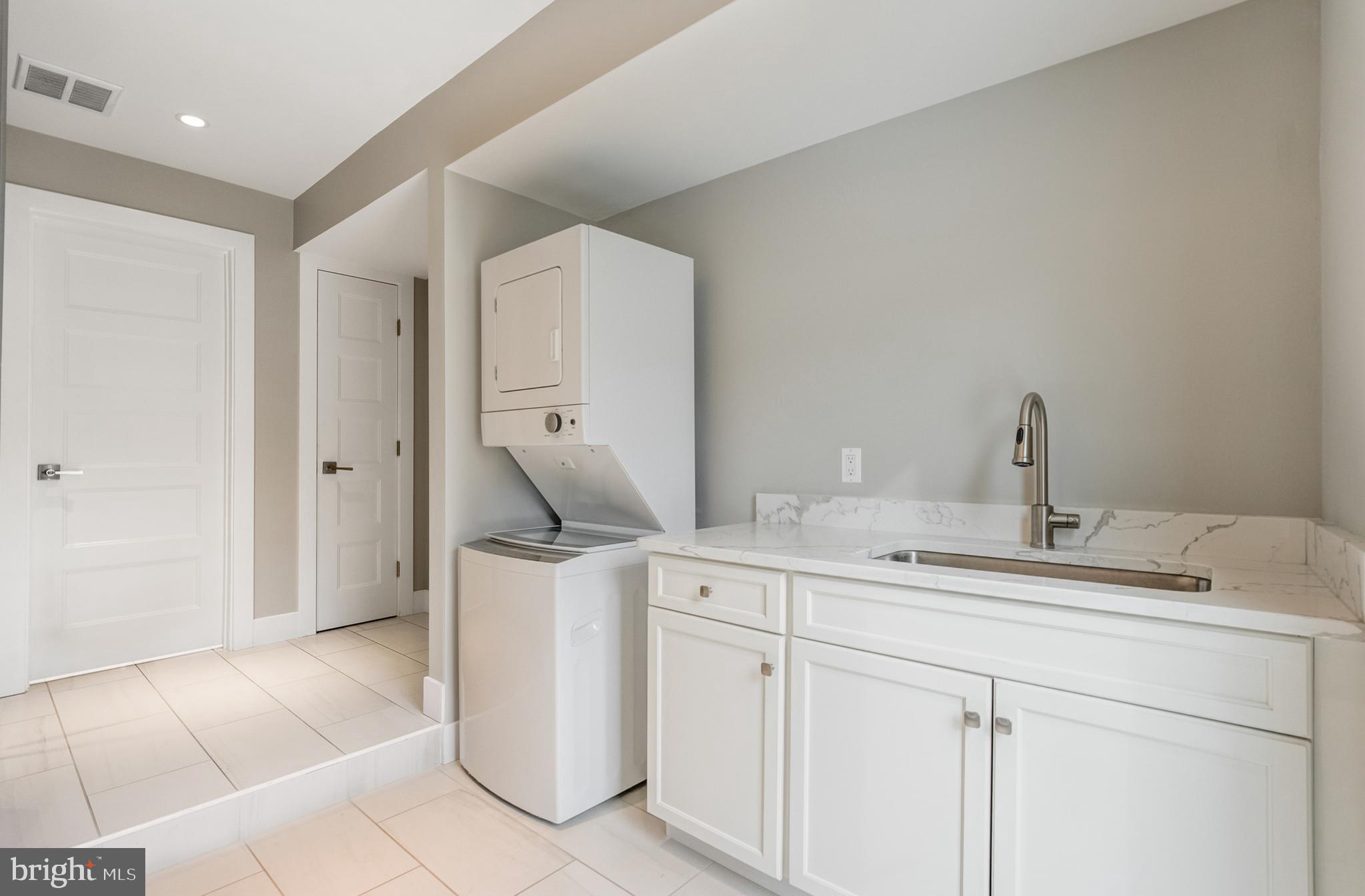 PT ROCKVILLE OUT RES - Residential