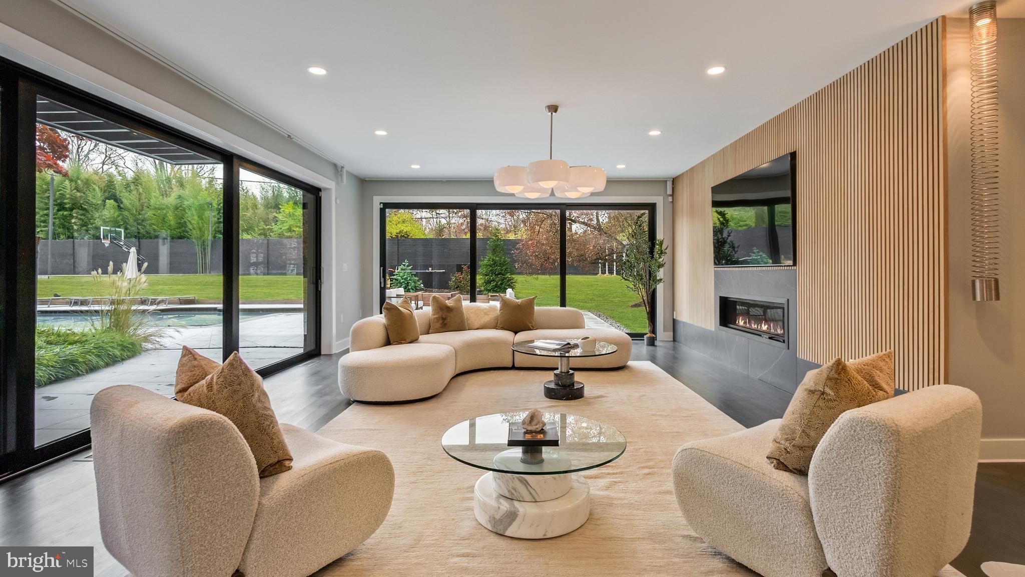 PT ROCKVILLE OUT RES - Residential