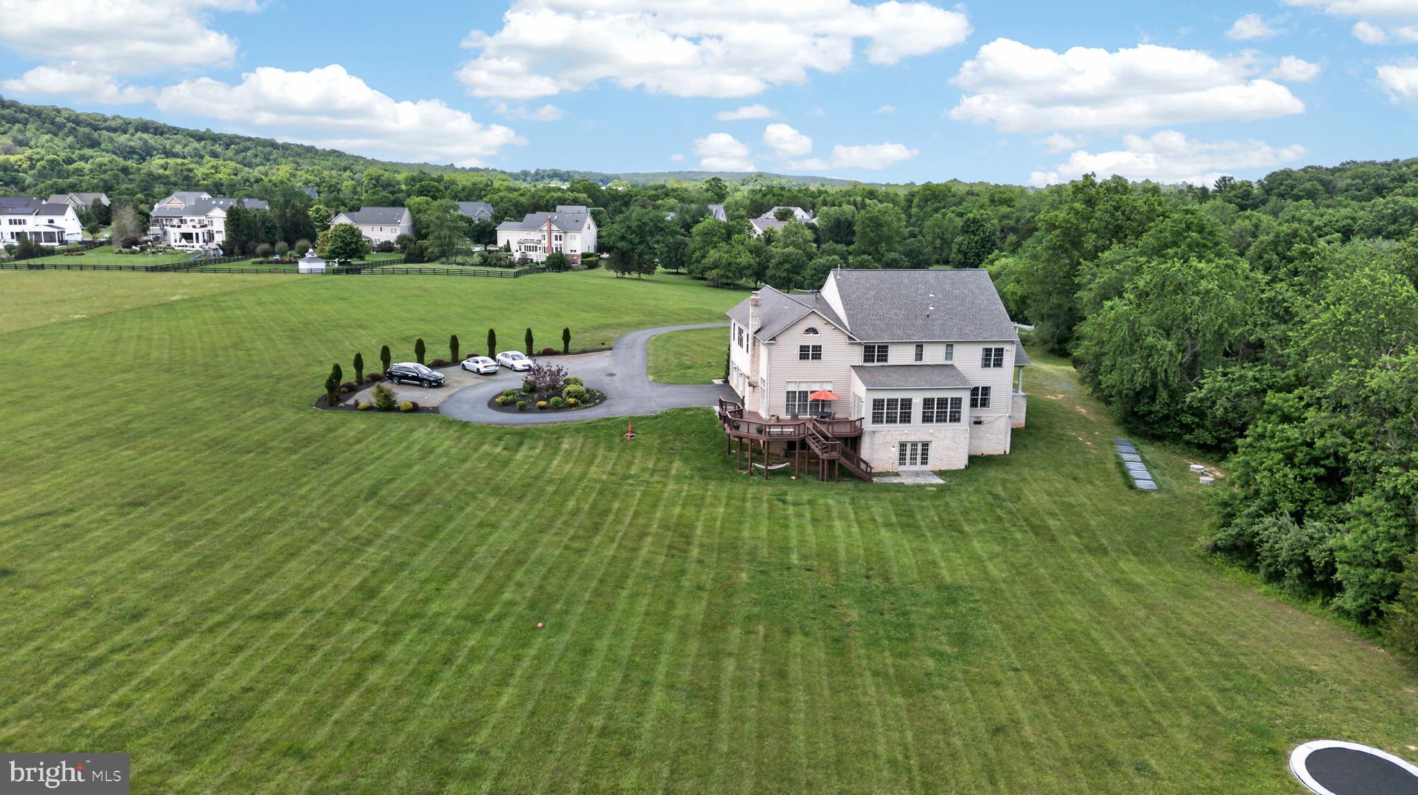 LONG MEADOW HAMLET - Residential