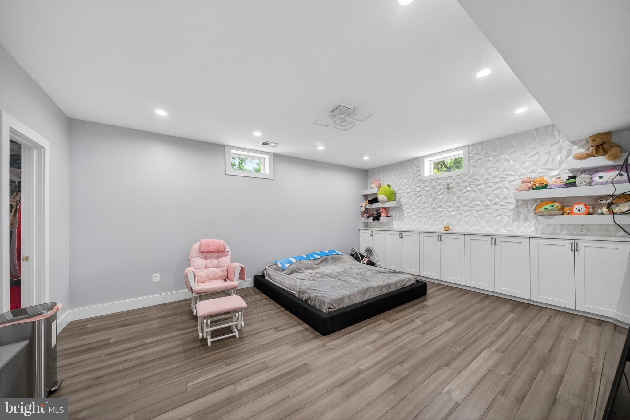 LONG MEADOW HAMLET - Residential
