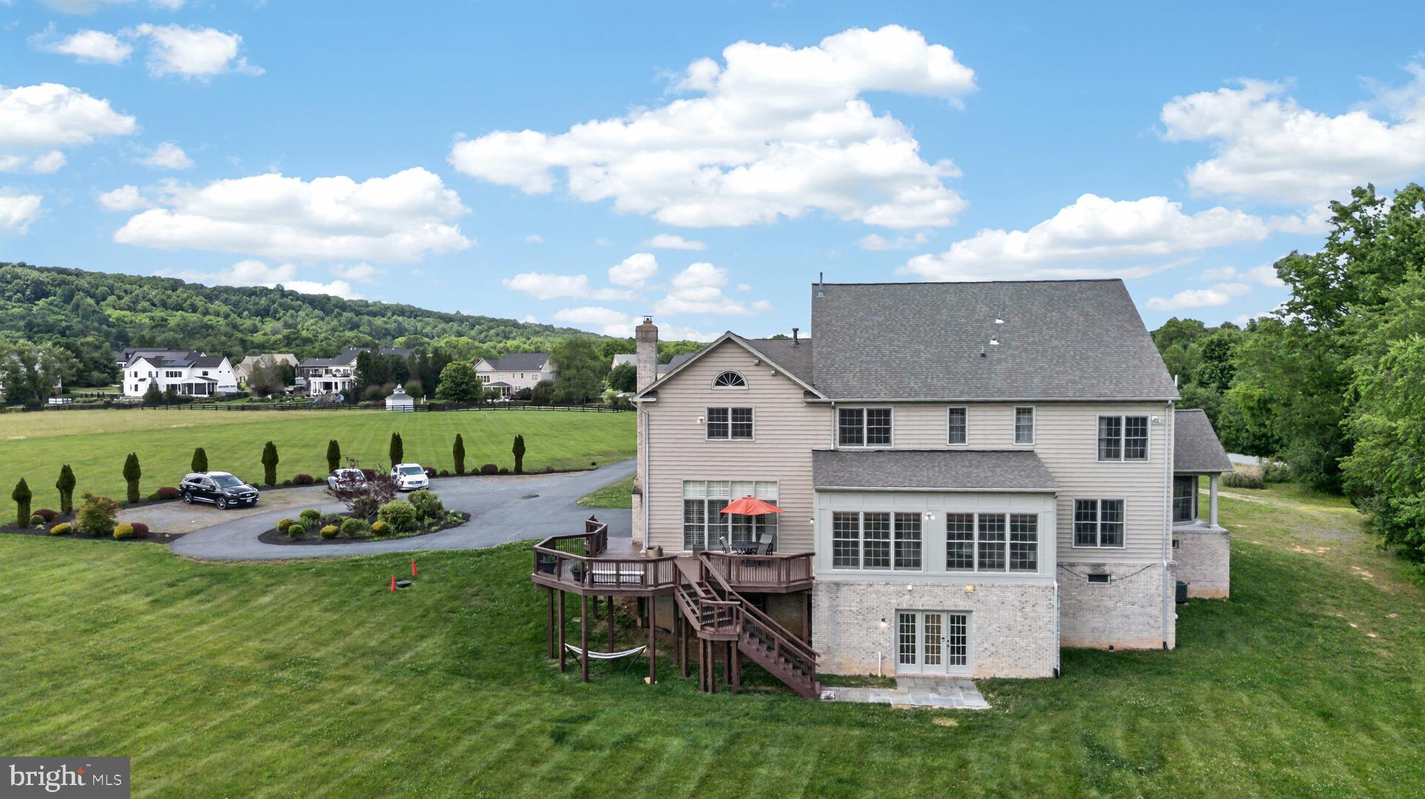 LONG MEADOW HAMLET - Residential