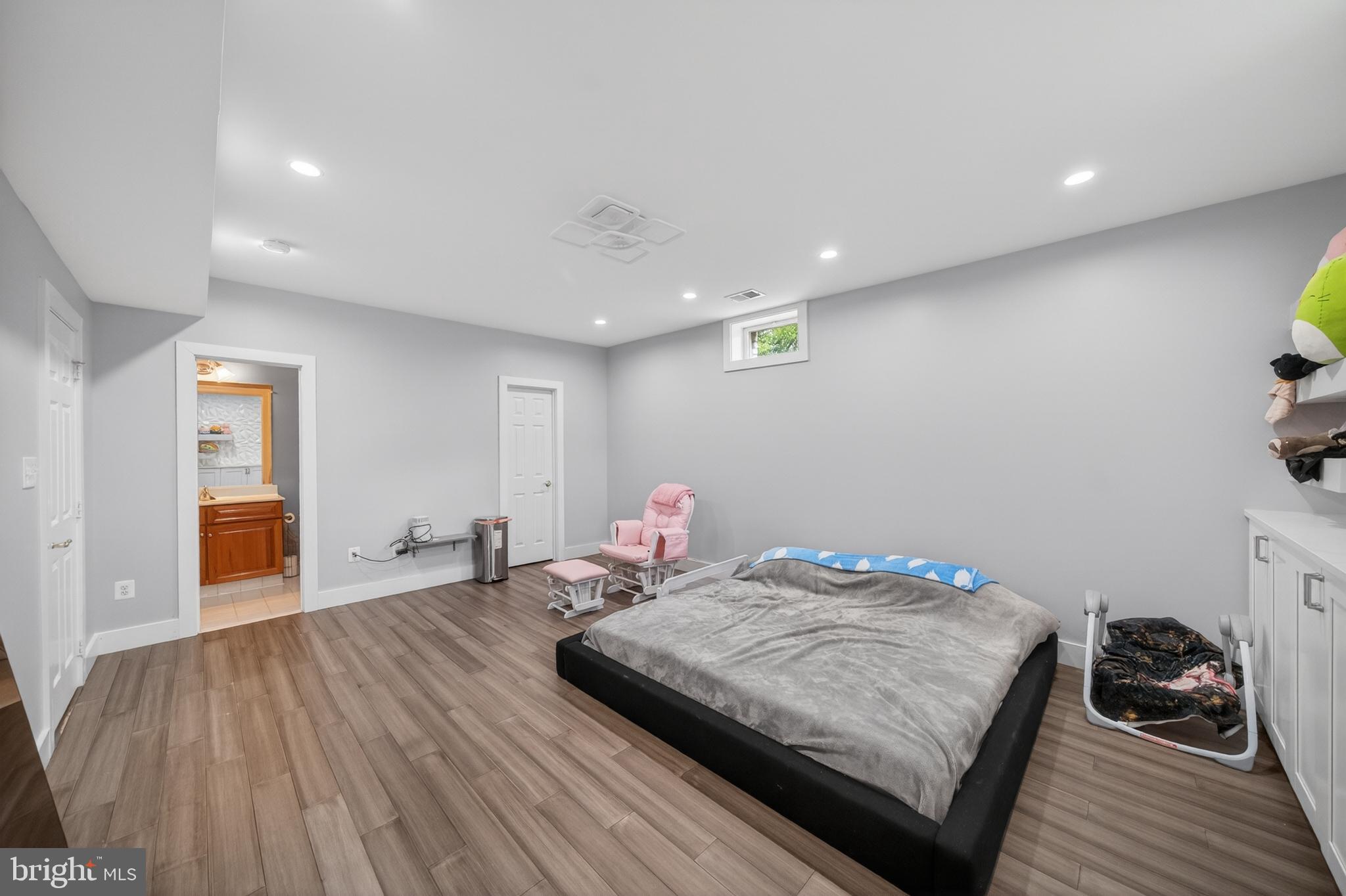 LONG MEADOW HAMLET - Residential