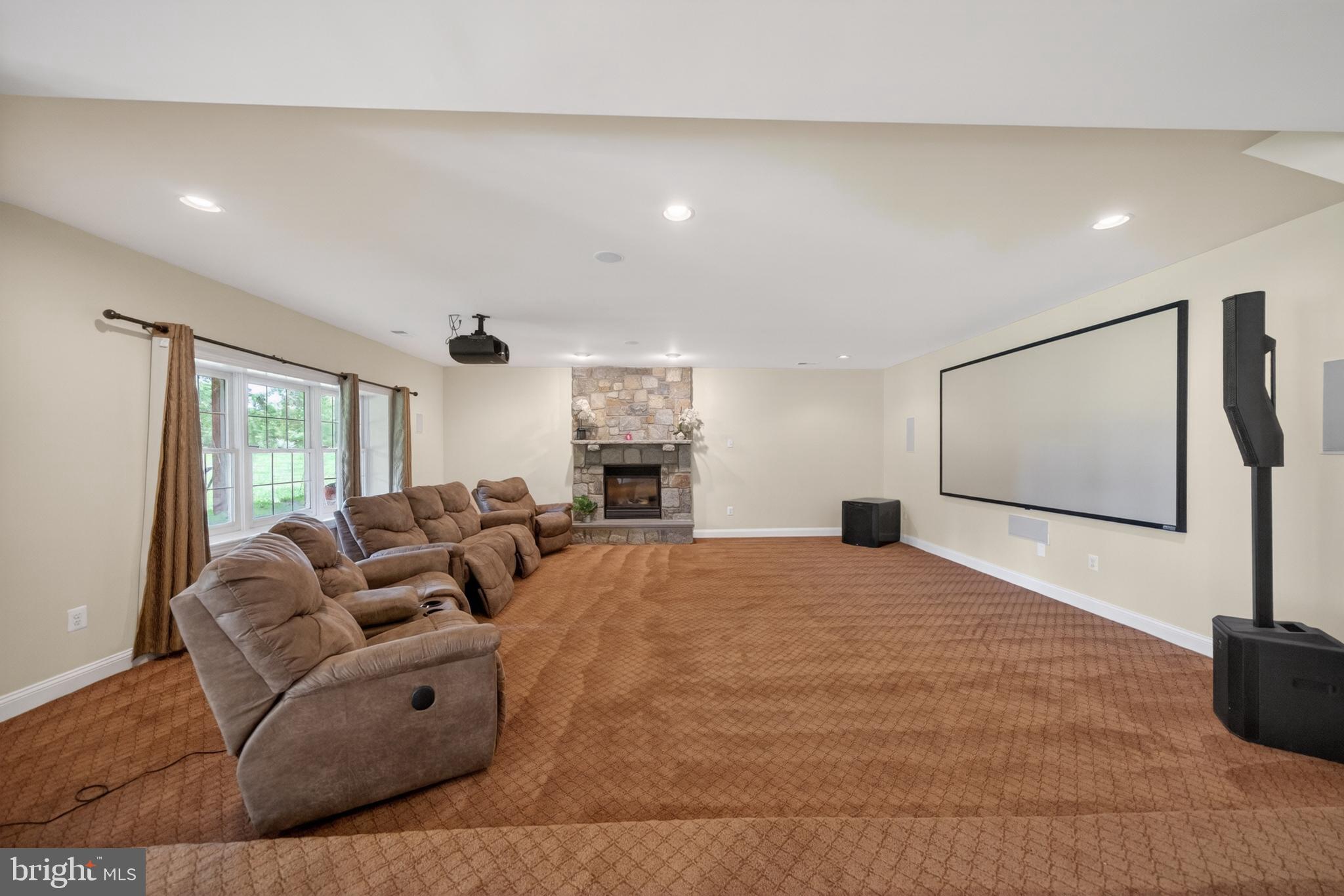 LONG MEADOW HAMLET - Residential