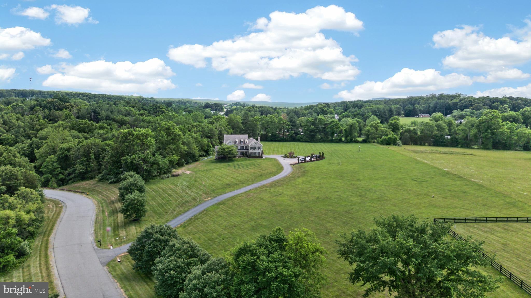 LONG MEADOW HAMLET - Residential