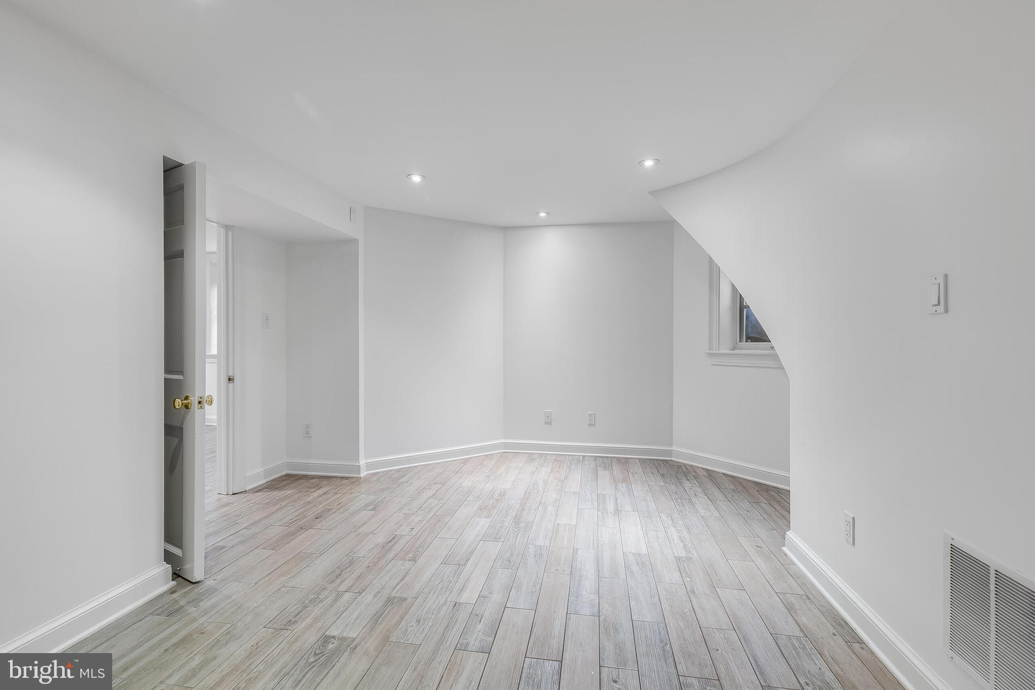 SPRING VALLEY - Residential