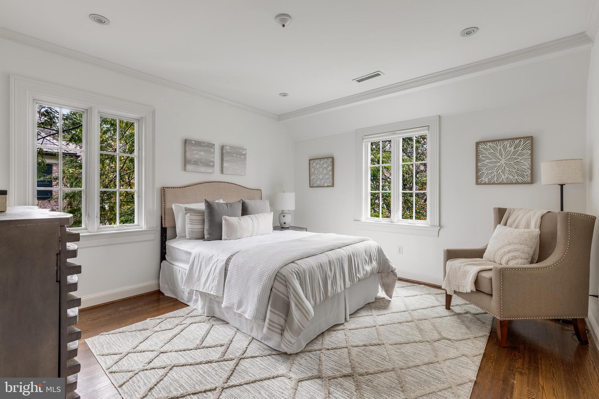 SPRING VALLEY - Residential