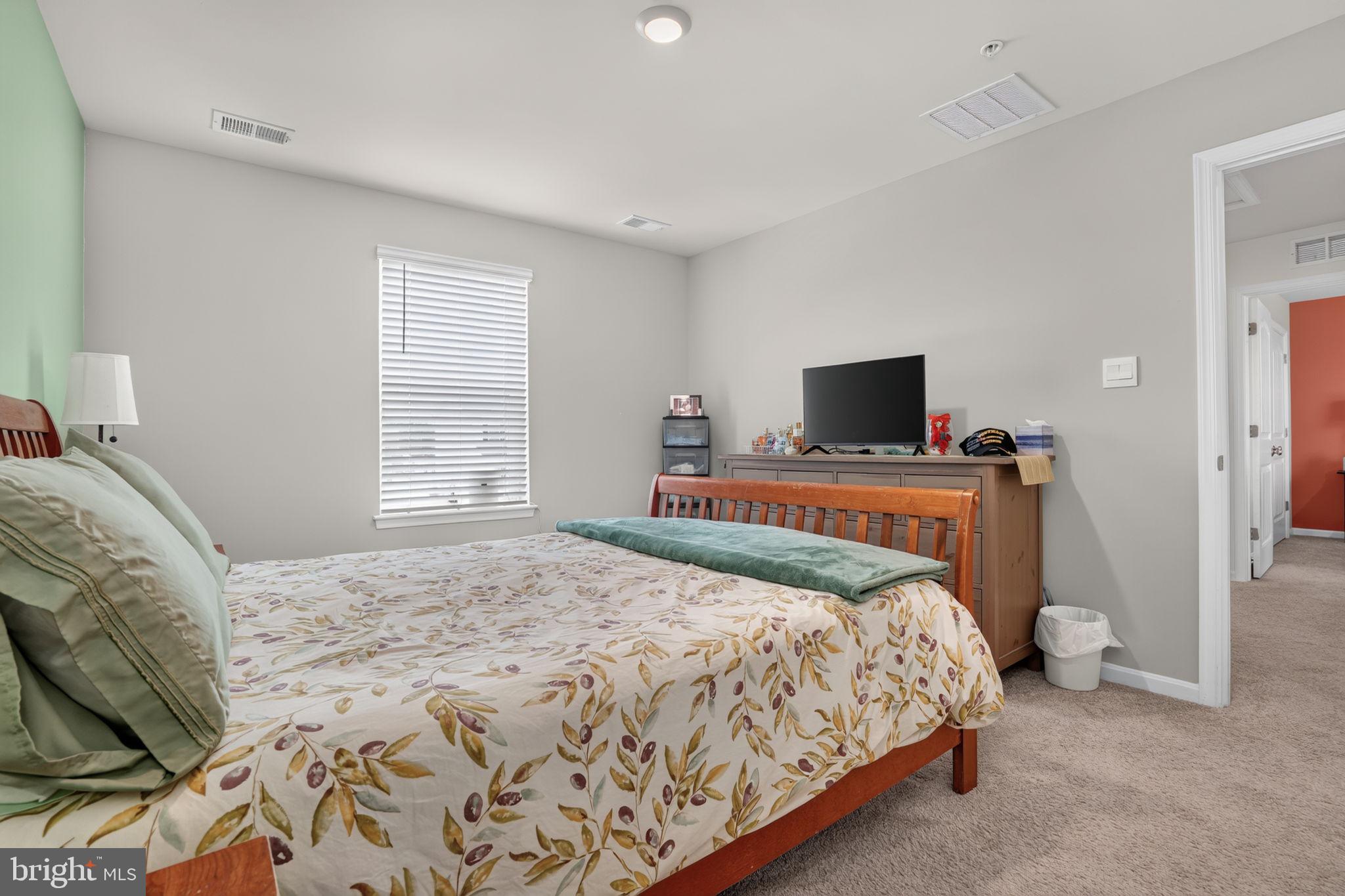 SOUTHERN FLDS - Residential