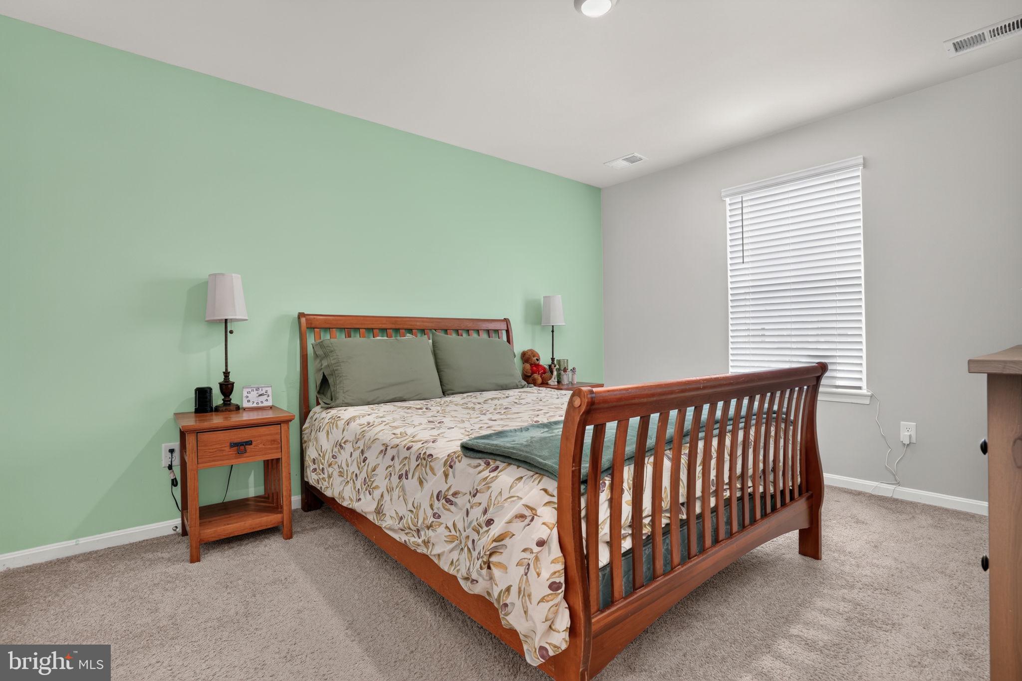 SOUTHERN FLDS - Residential