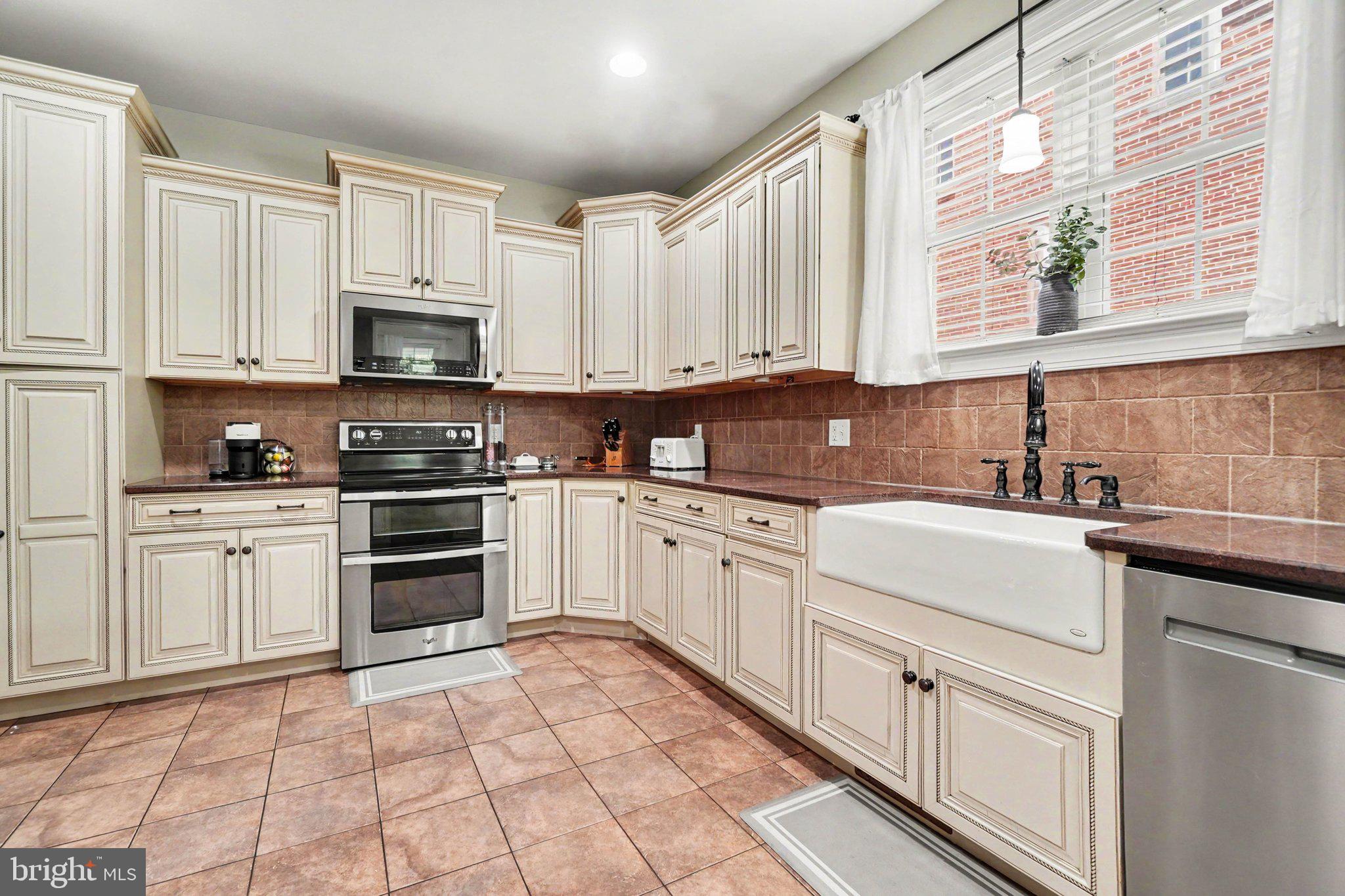 ANNVILLE HISTORIC DIST. - Residential