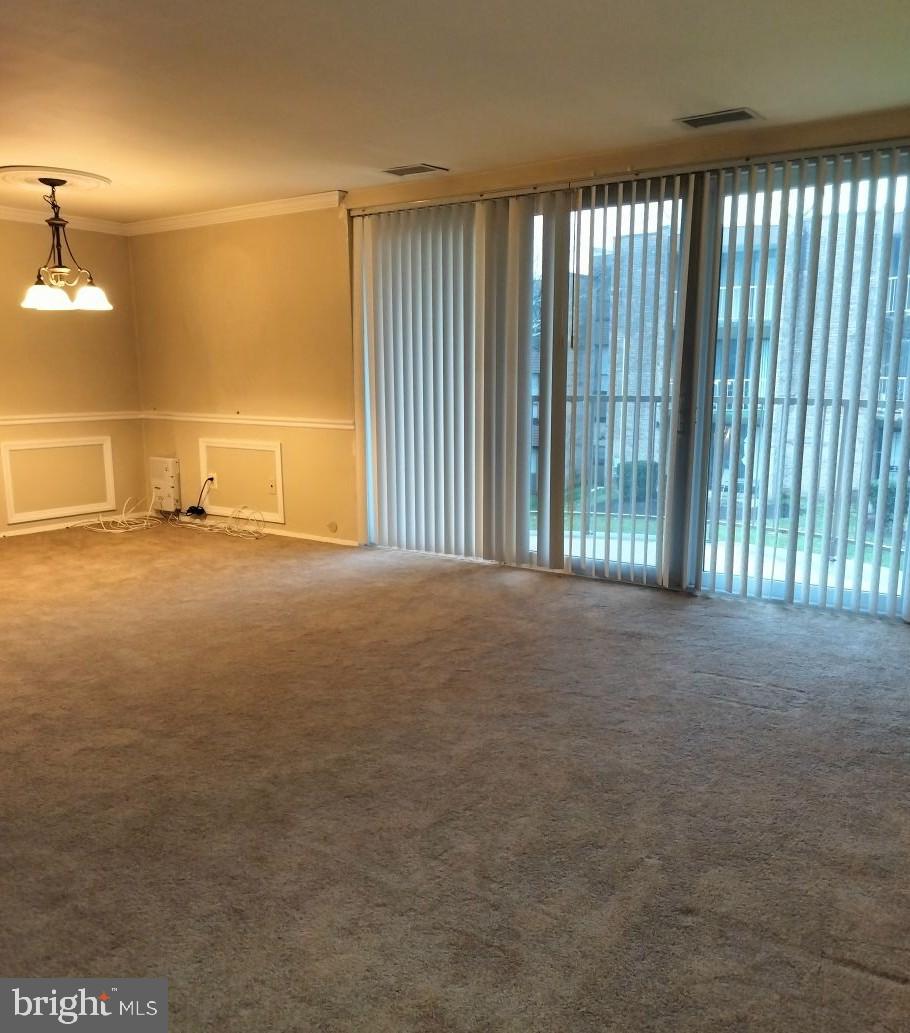 HUNTLEY SQUARE - Residential