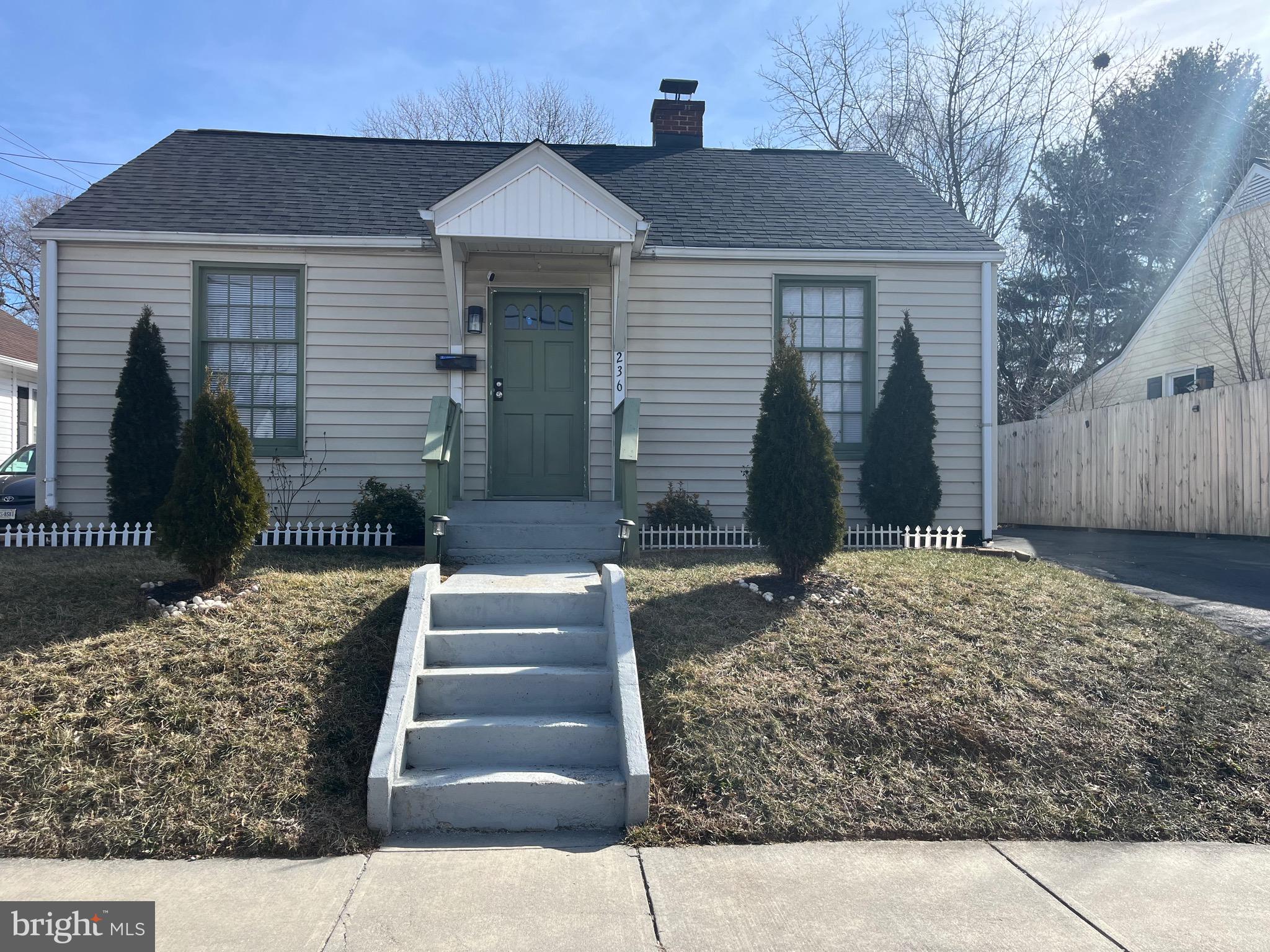FOREST HILLS - Residential