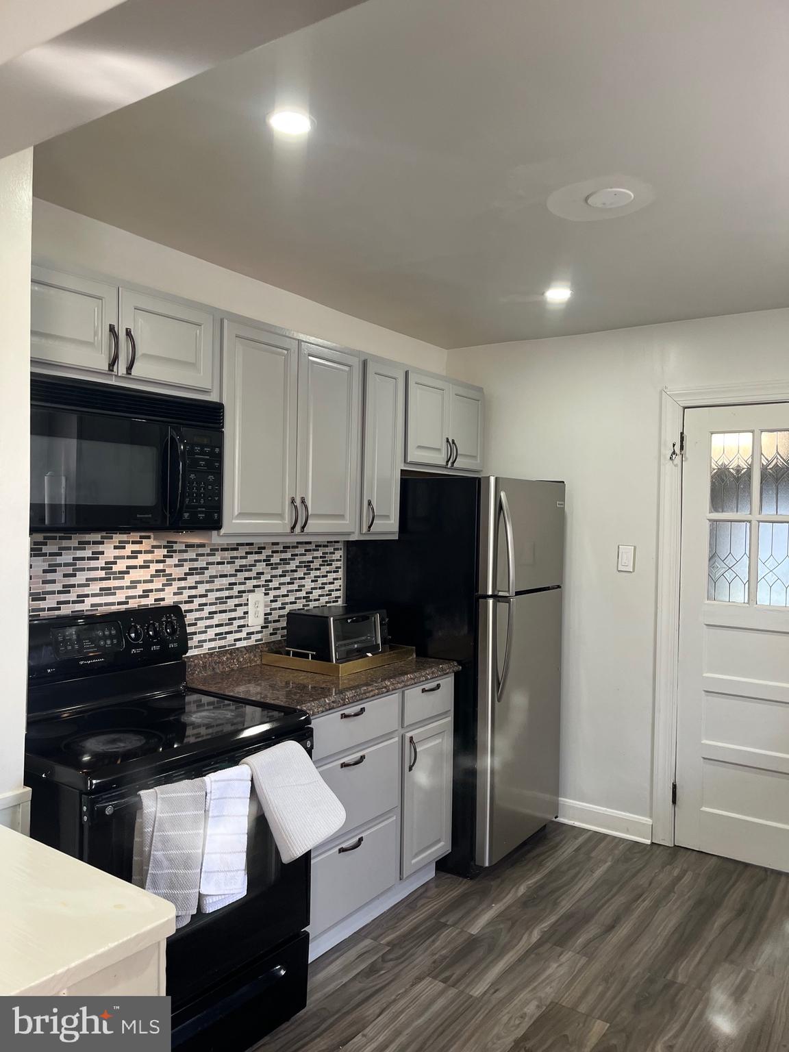 FOREST HILLS - Residential