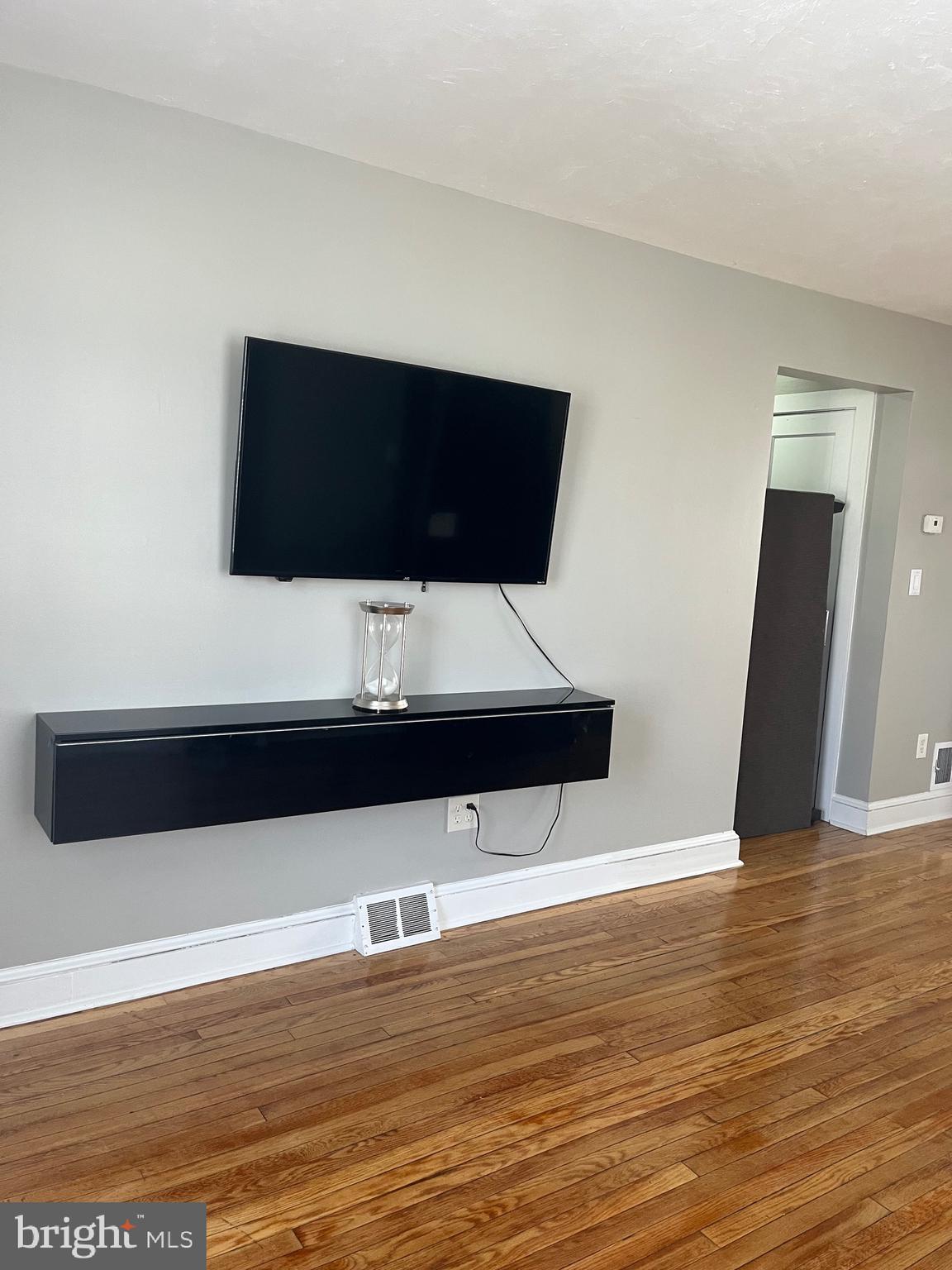 FOREST HILLS - Residential