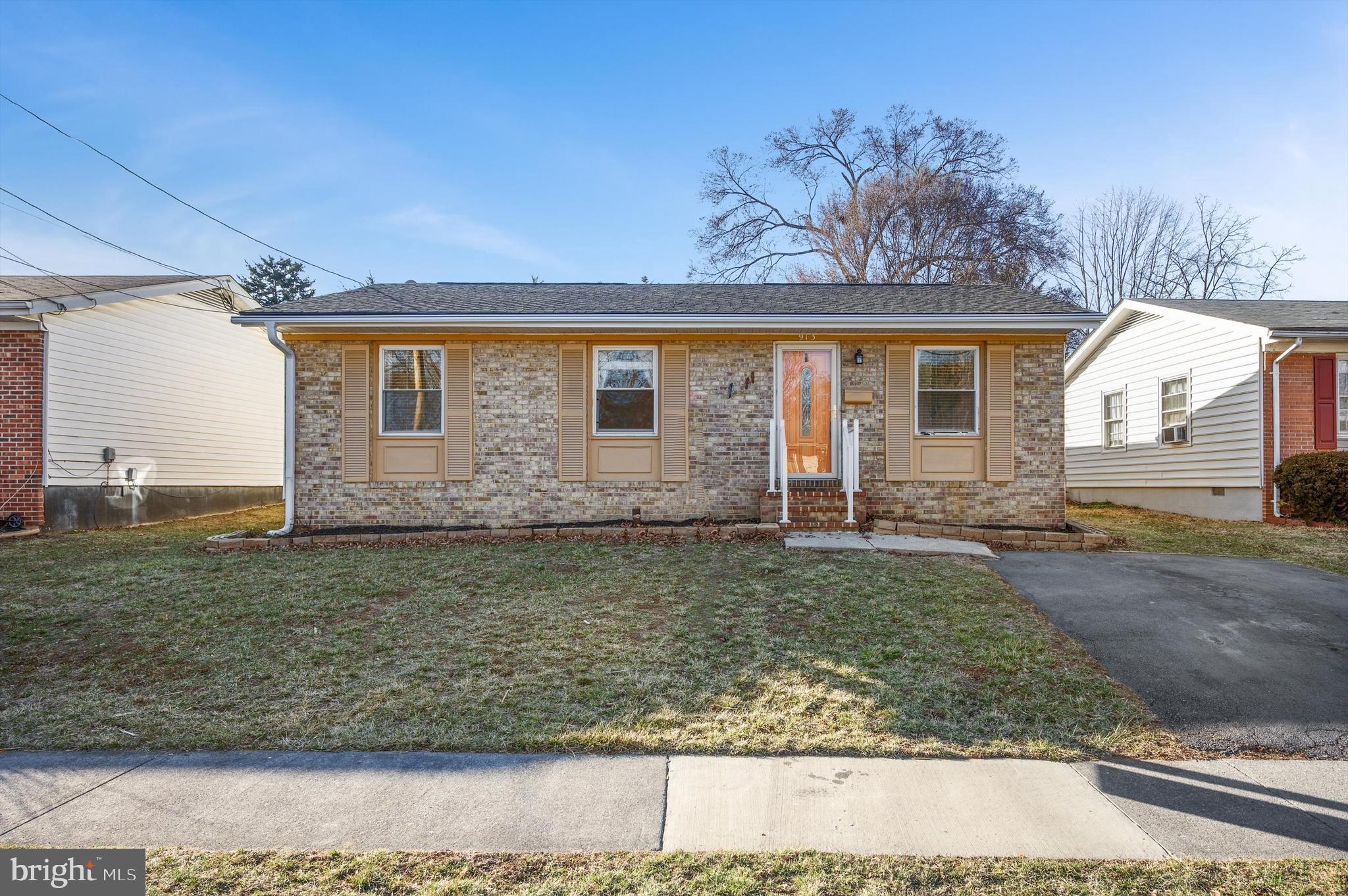 FOREST HILLS - Residential