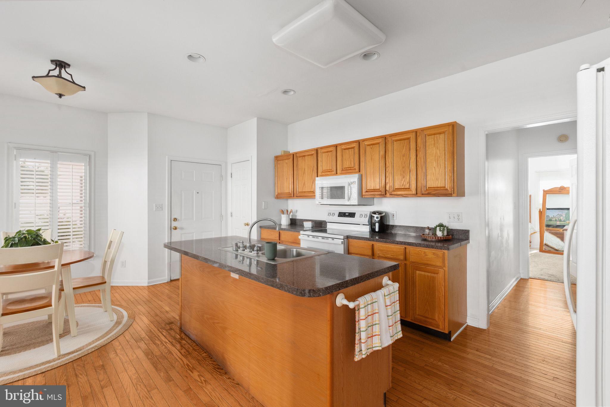 SALEM COURTS - Residential