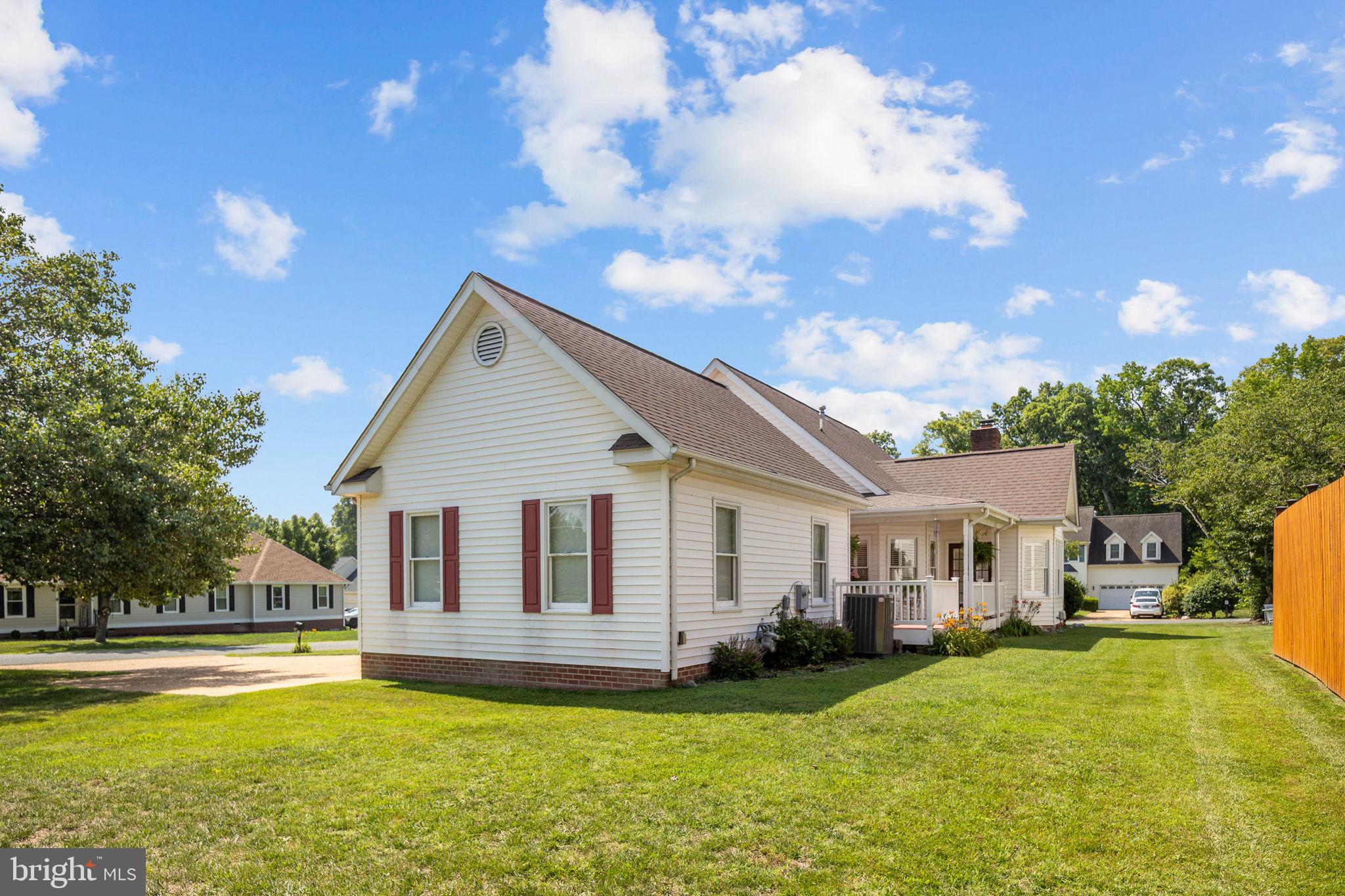 SALEM COURTS - Residential