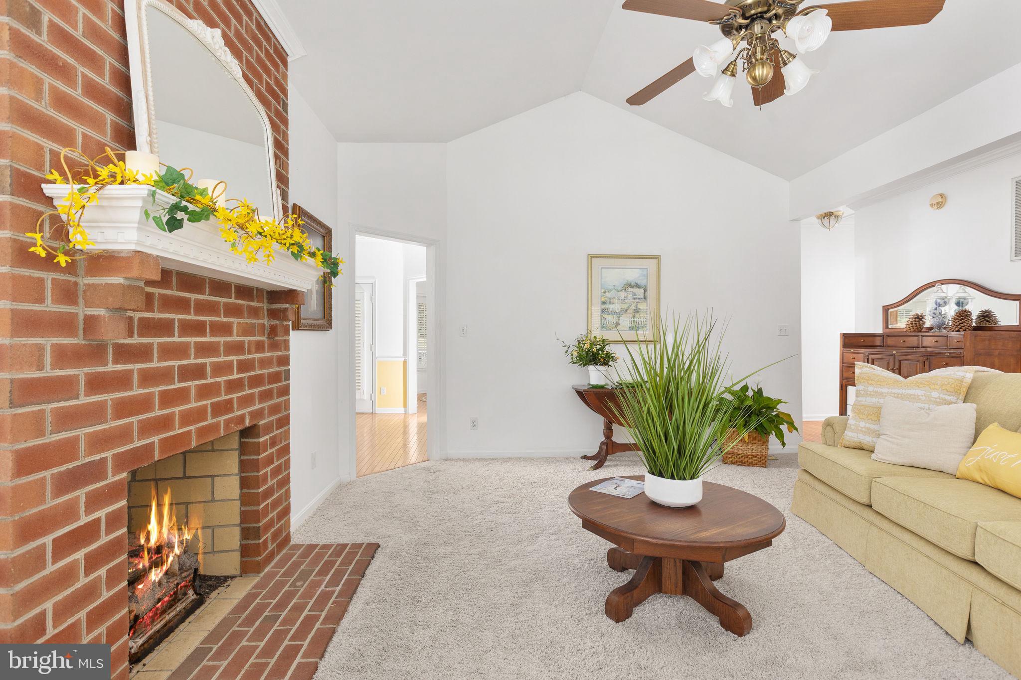 SALEM COURTS - Residential