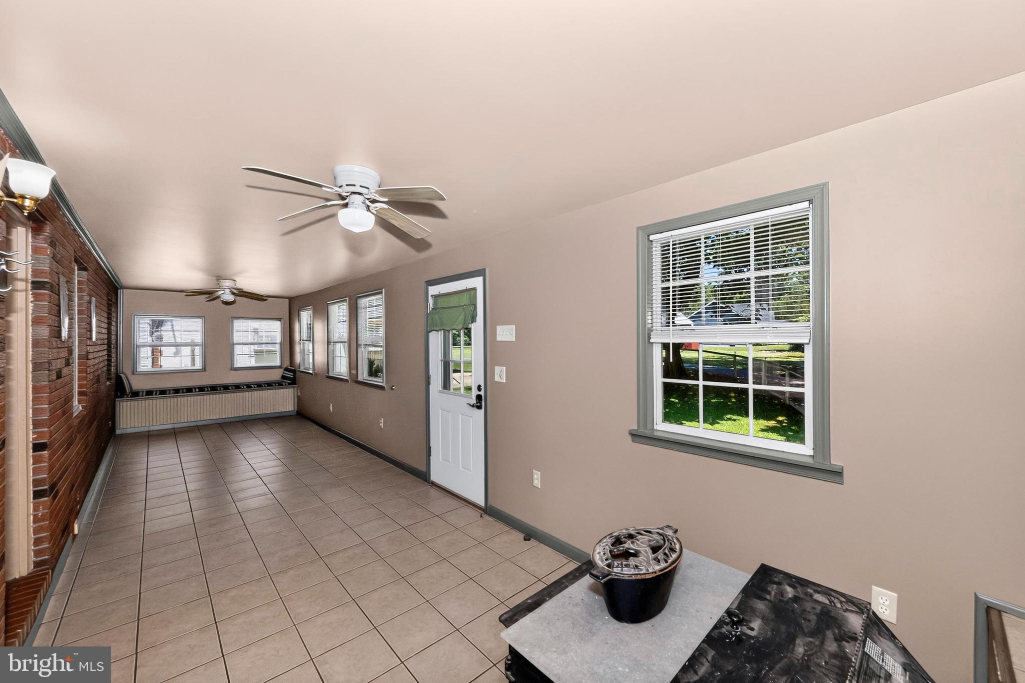 HOLLY NECK - Residential