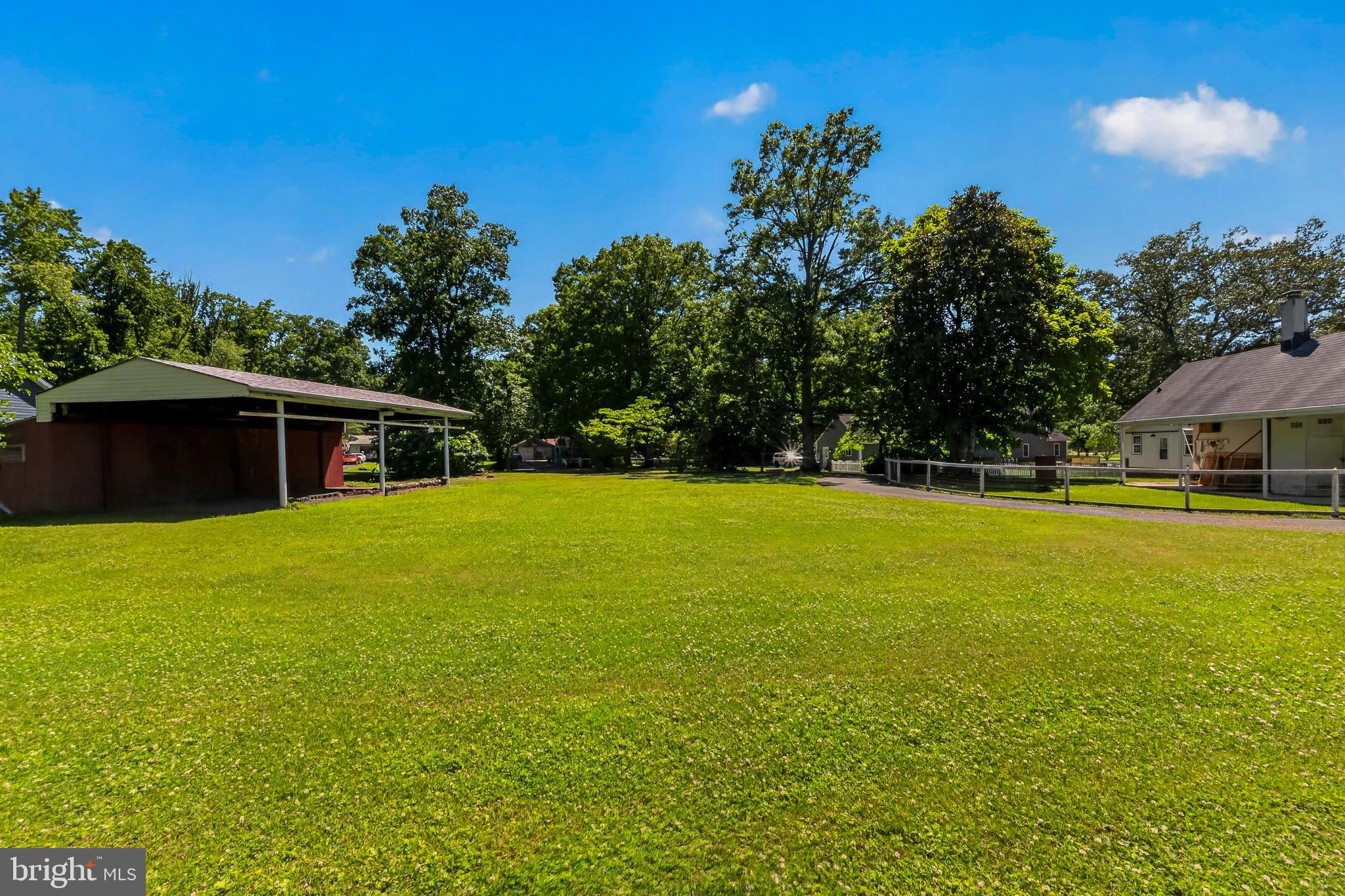 HOLLY NECK - Residential