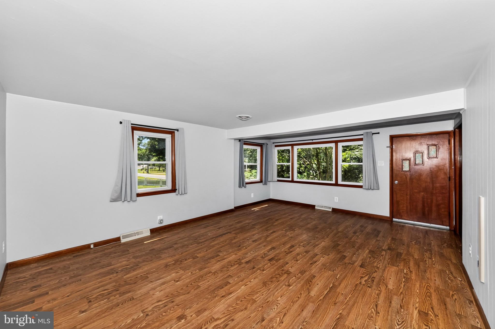 HOLLY NECK - Residential