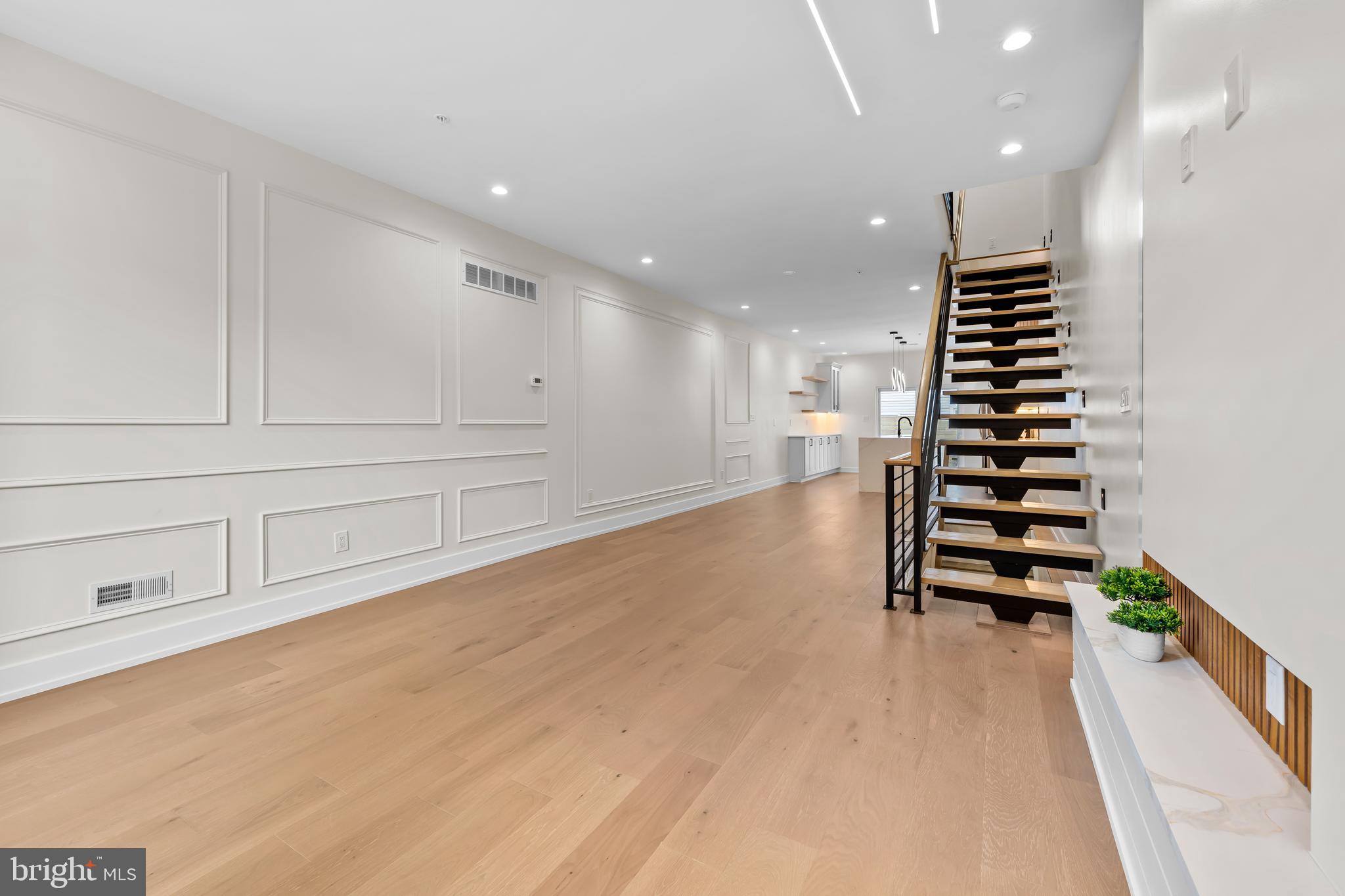 POINT BREEZE - Residential