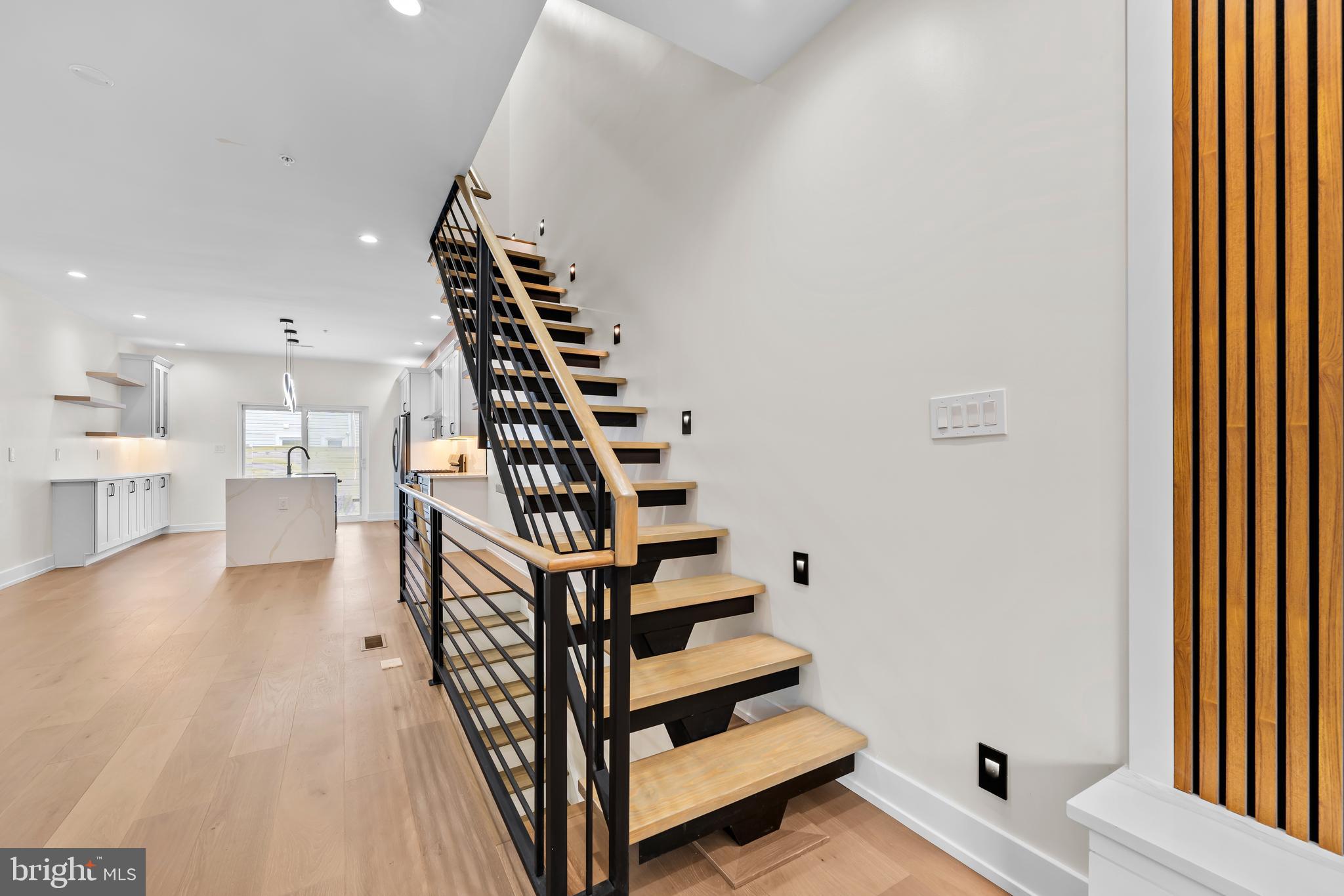 POINT BREEZE - Residential