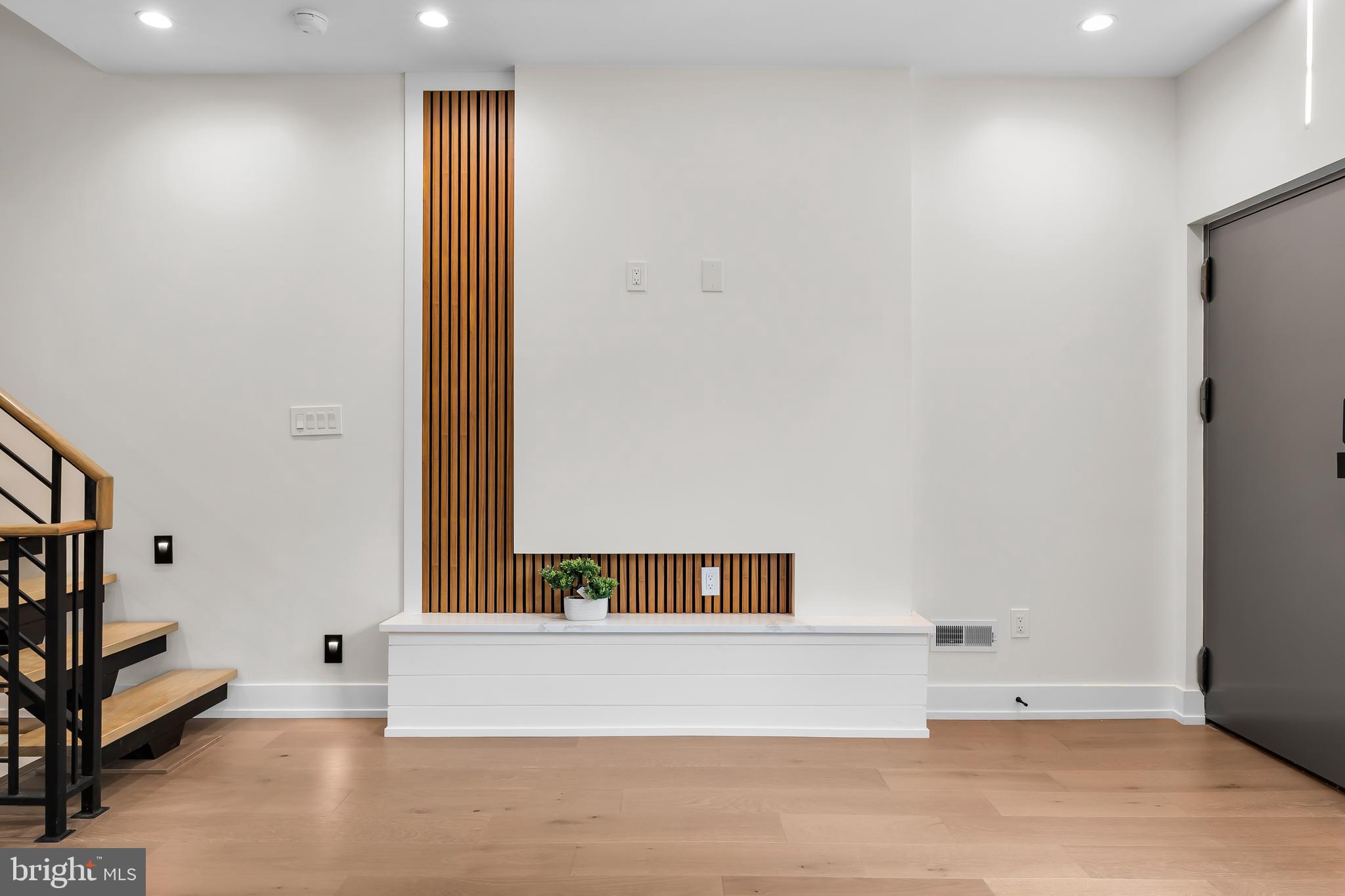 POINT BREEZE - Residential