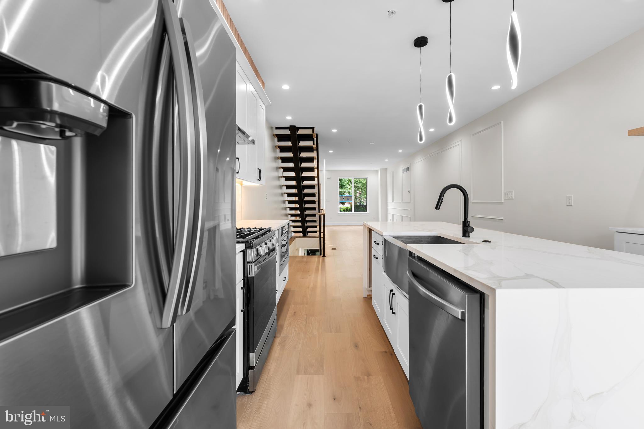 POINT BREEZE - Residential