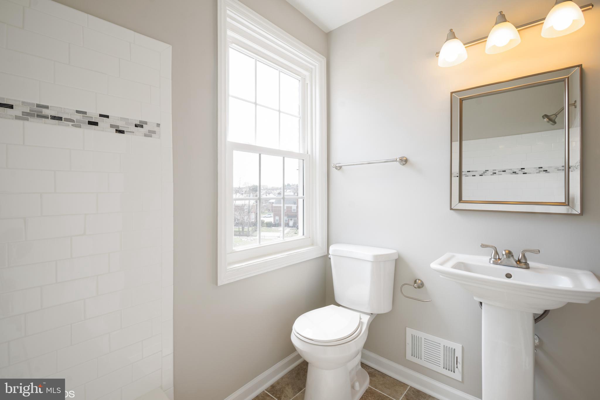 EDNOR GARDENS - LAKESIDE - Residential