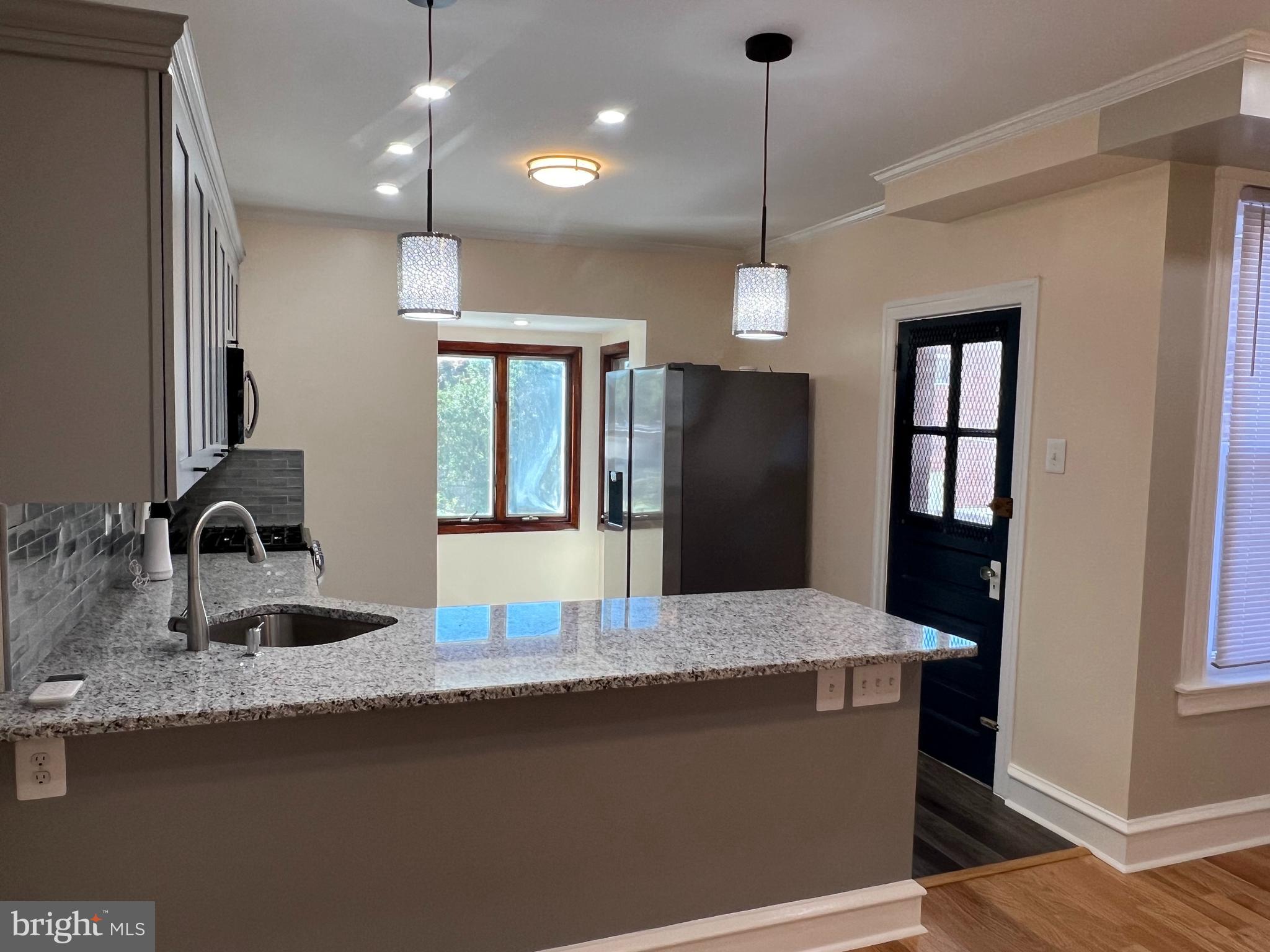 LAWNCREST - Residential