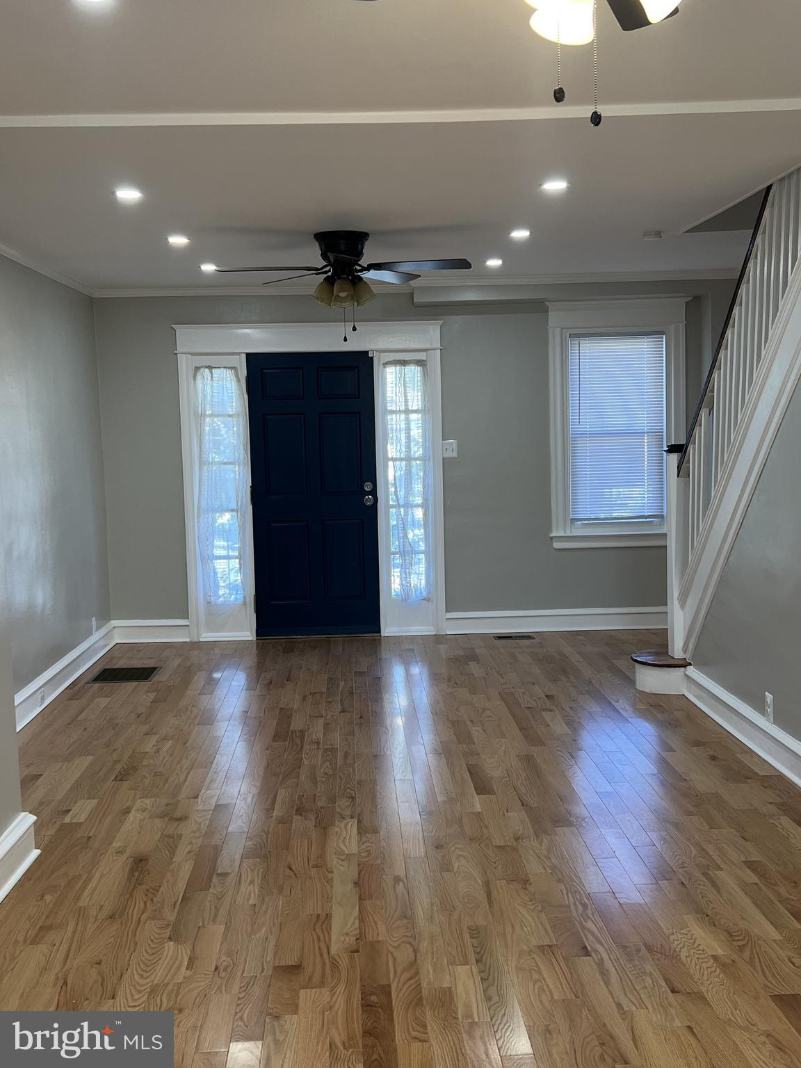 LAWNCREST - Residential