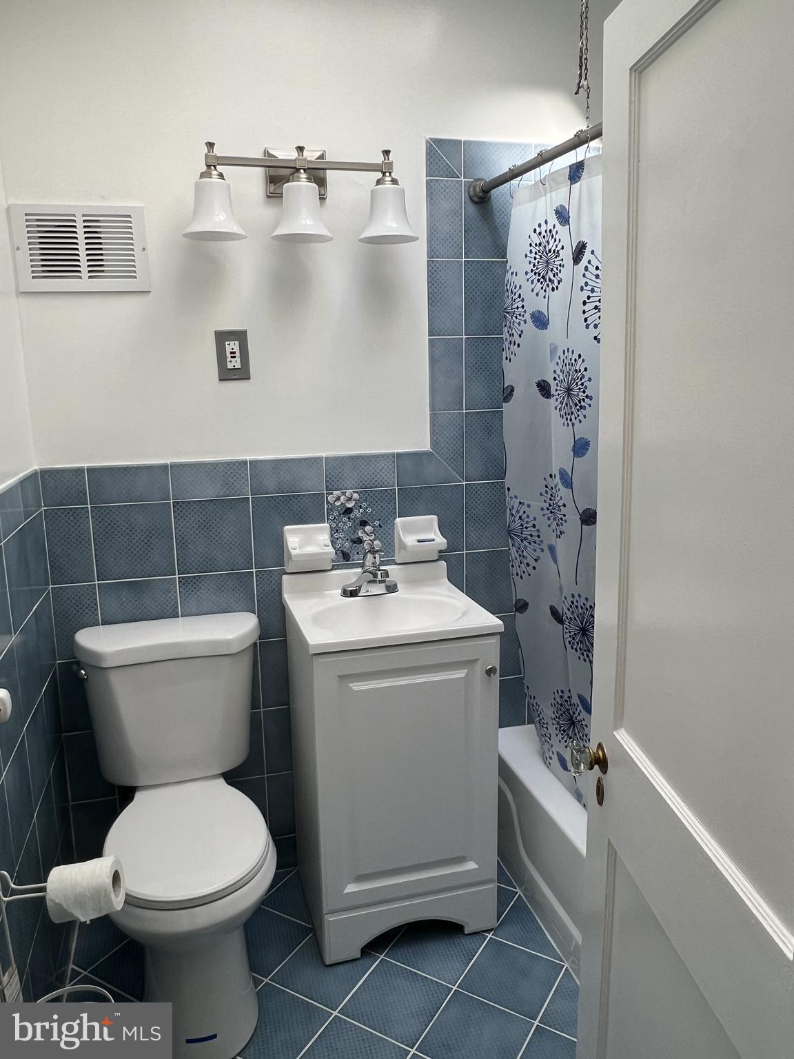 LAWNCREST - Residential
