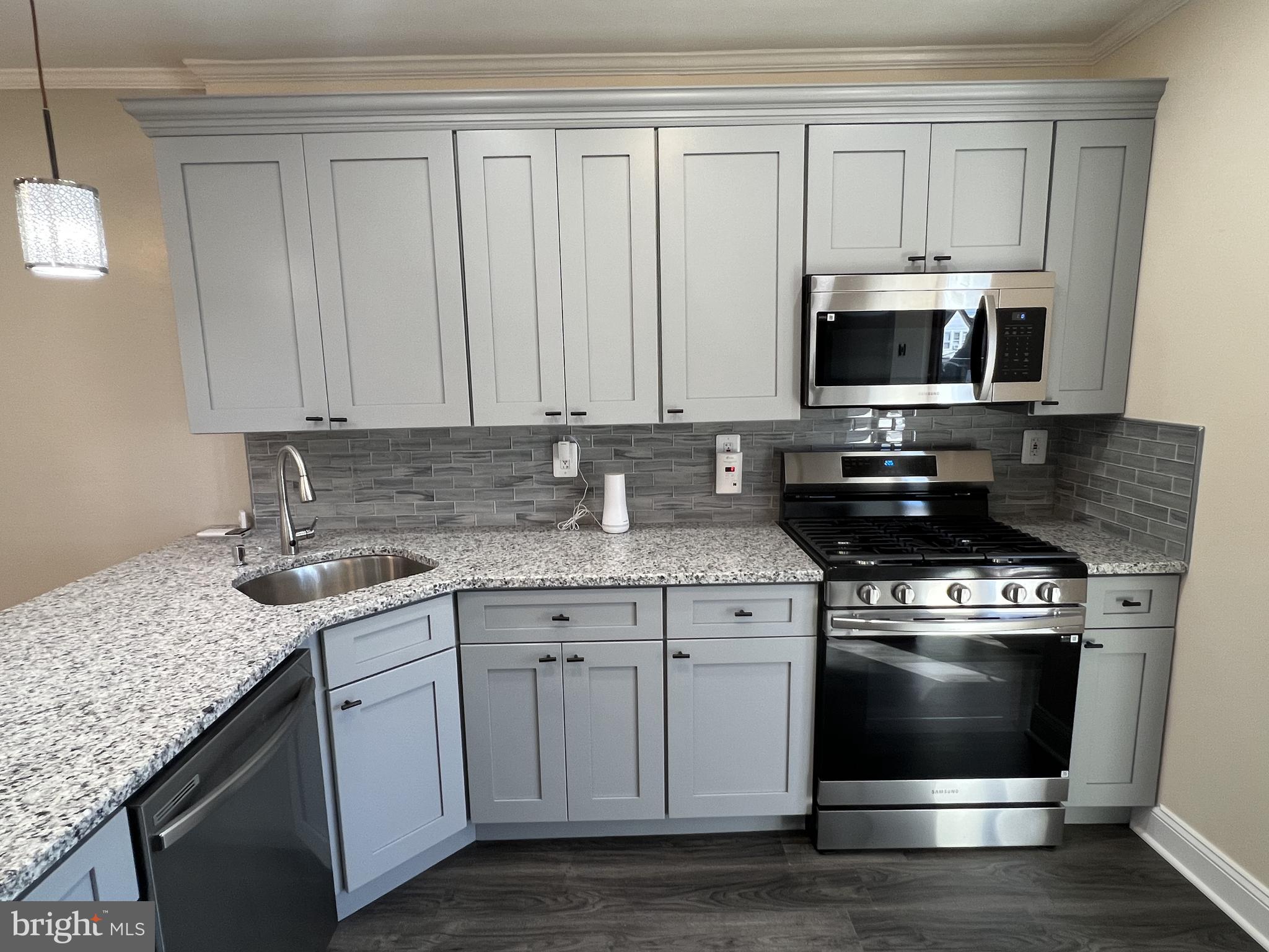 LAWNCREST - Residential