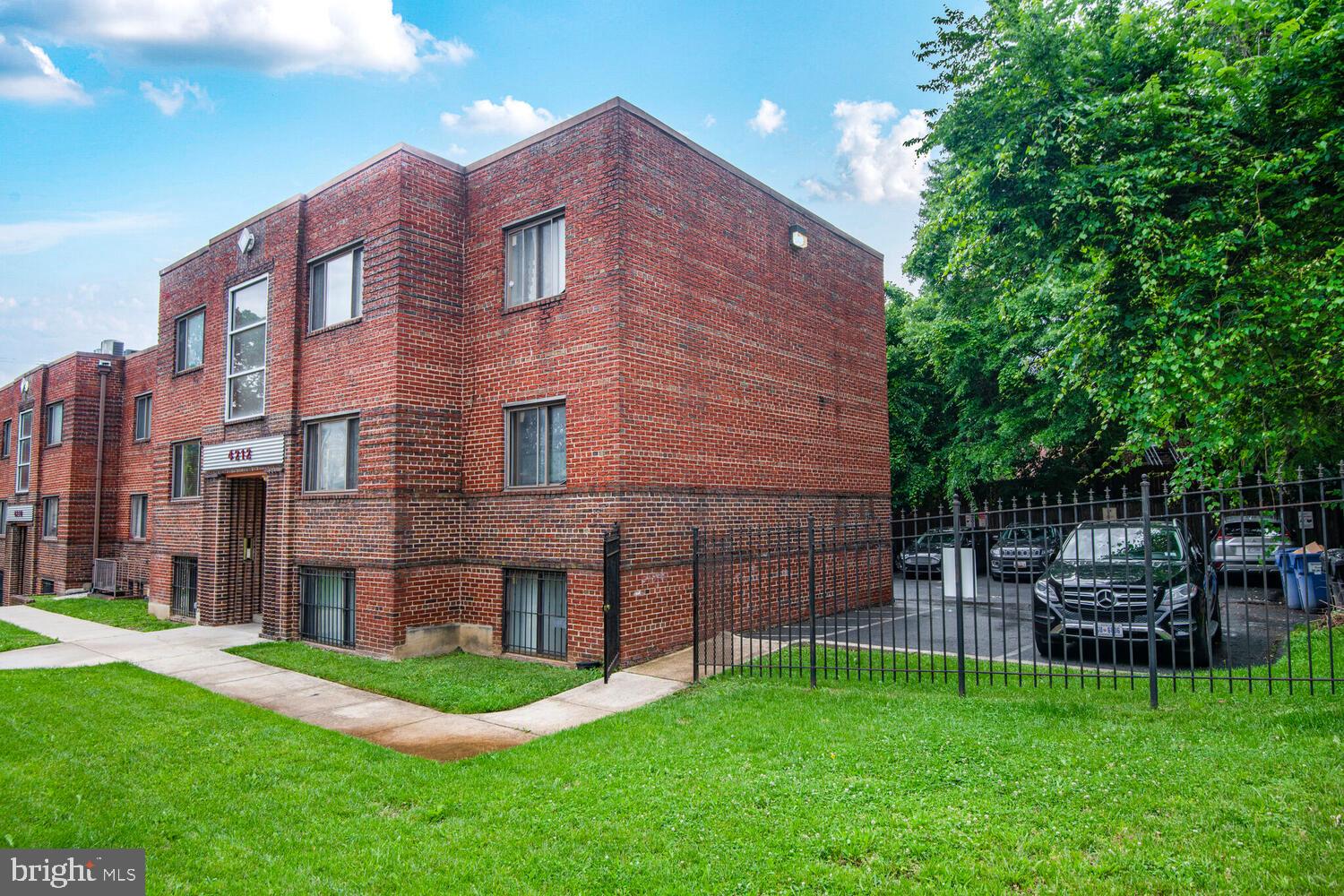 DEANWOOD - Residential