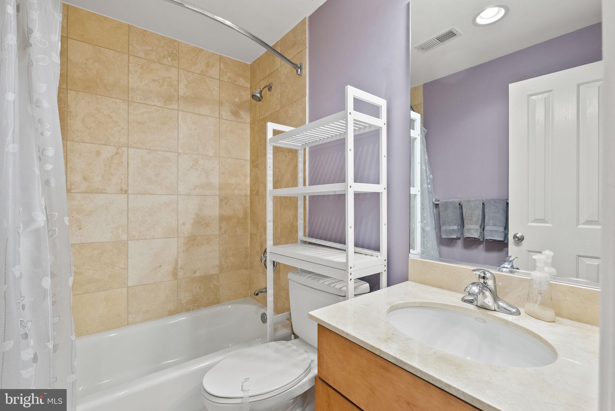 CAPITOL HILL - Residential Lease