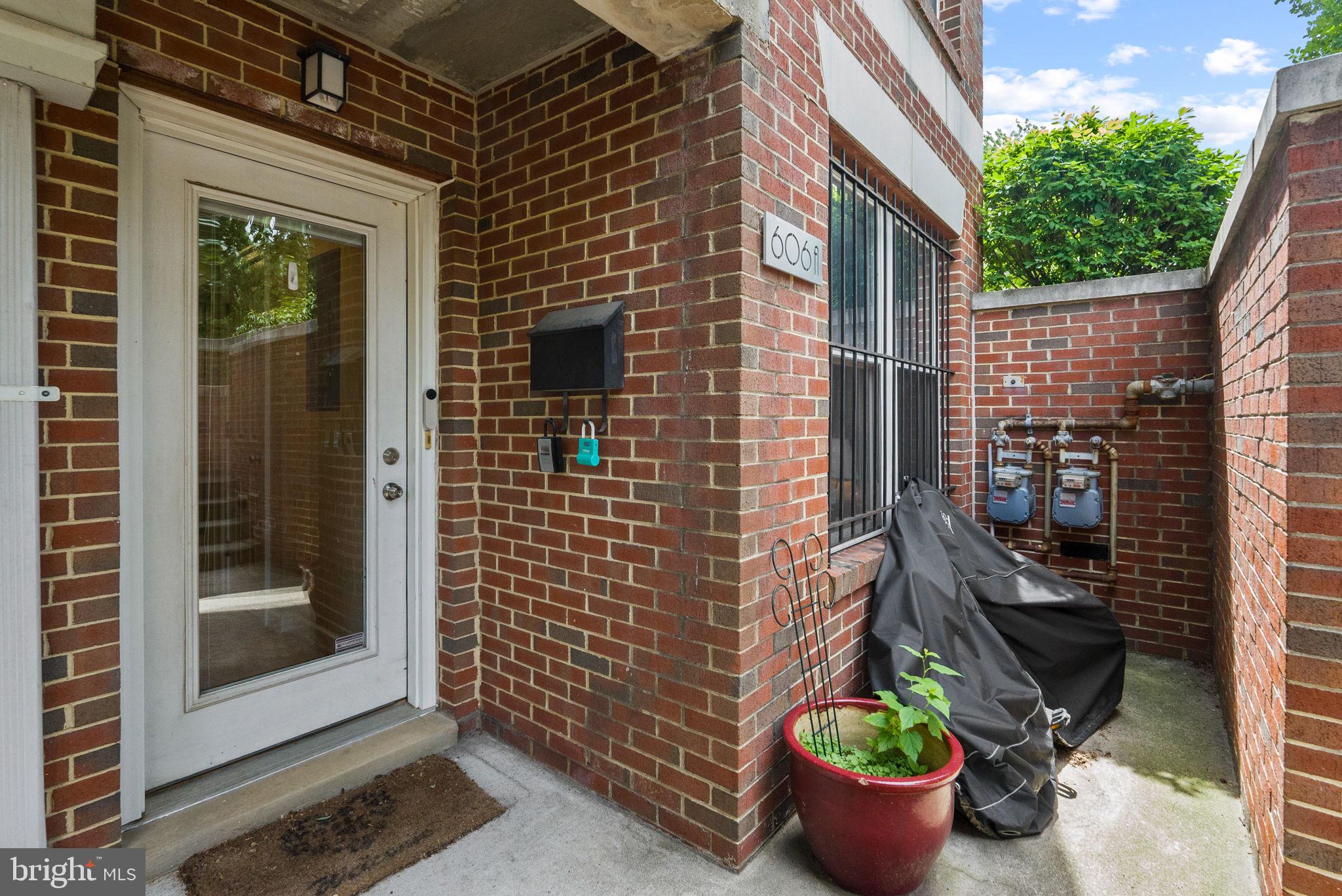 CAPITOL HILL - Residential Lease