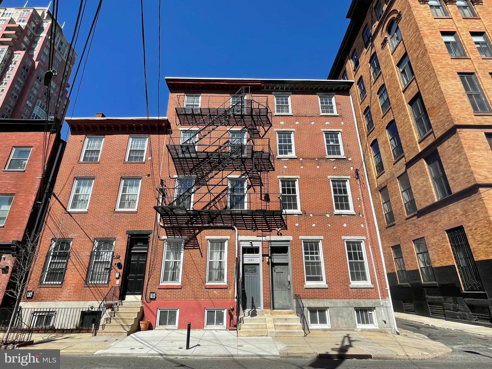 AVENUE OF THE ARTS - Residential