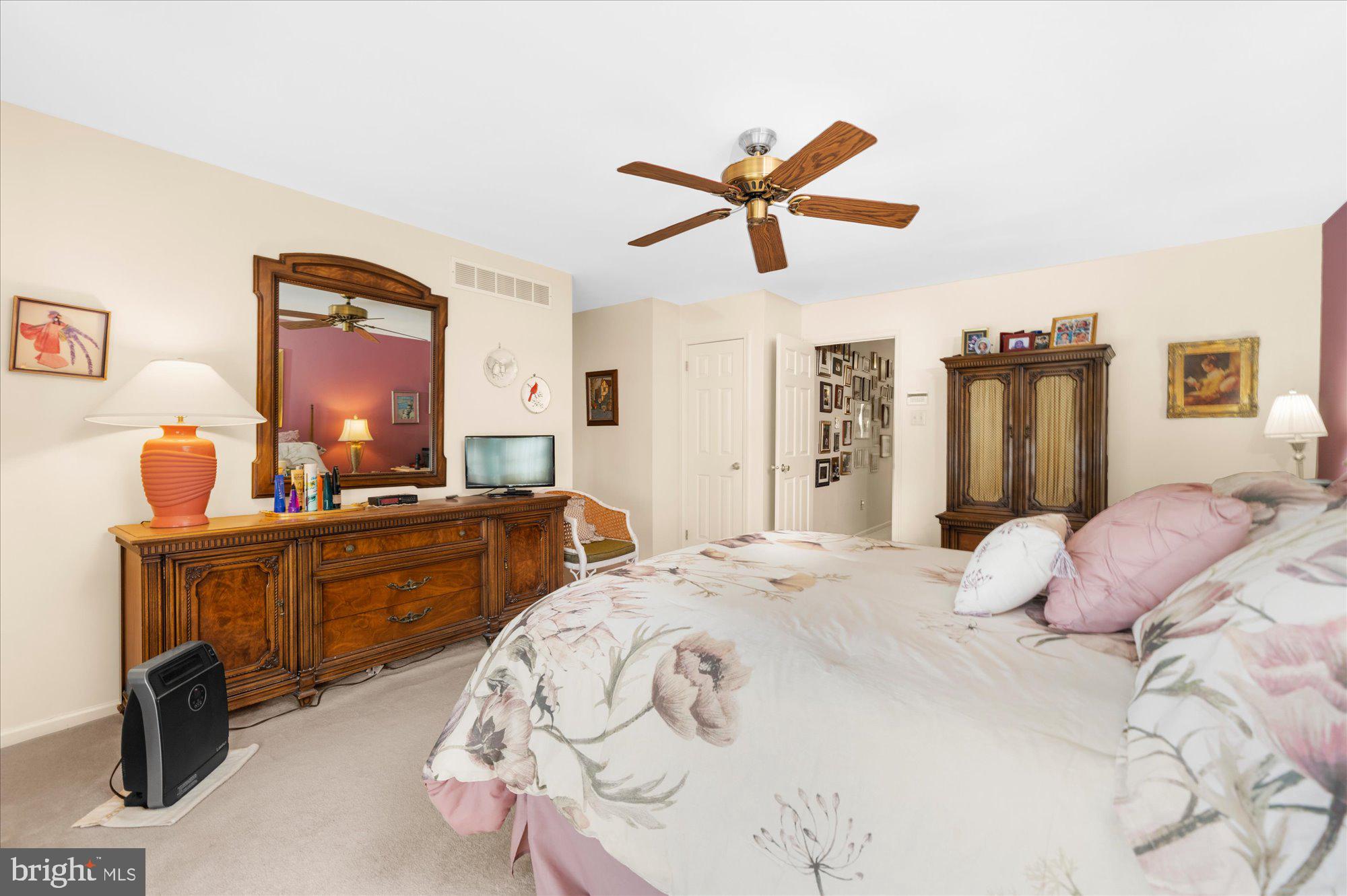 CHARLESTOWNE - Residential