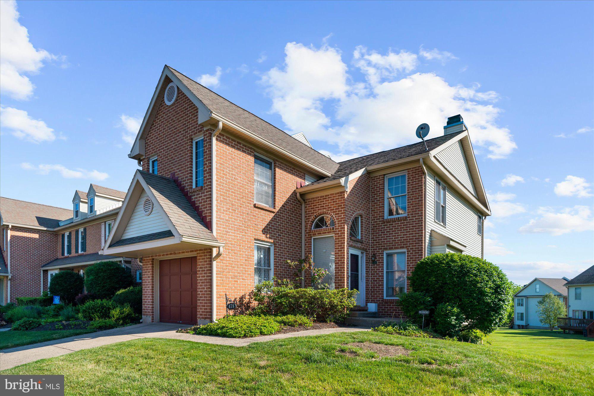 CHARLESTOWNE - Residential