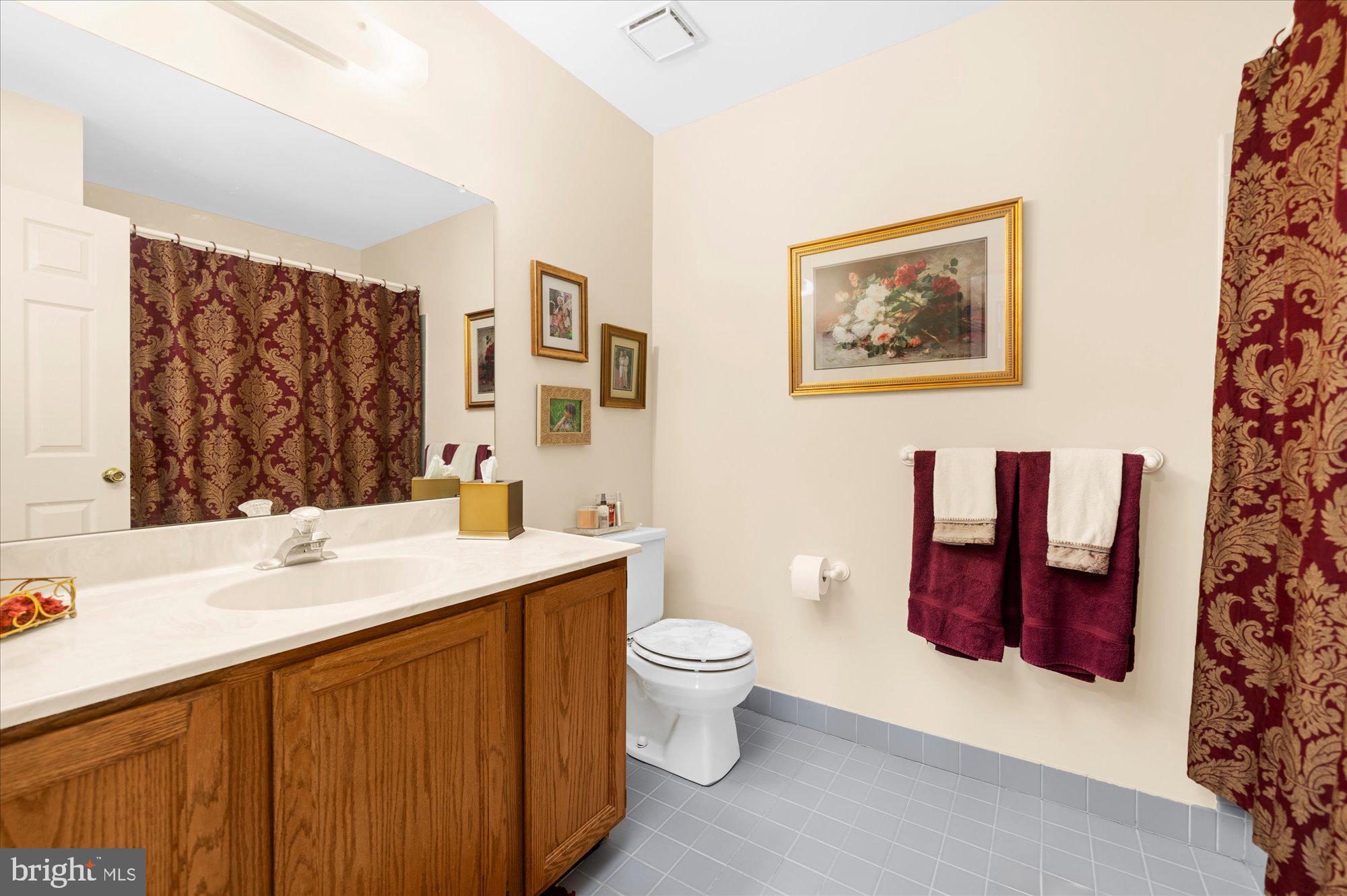 CHARLESTOWNE - Residential