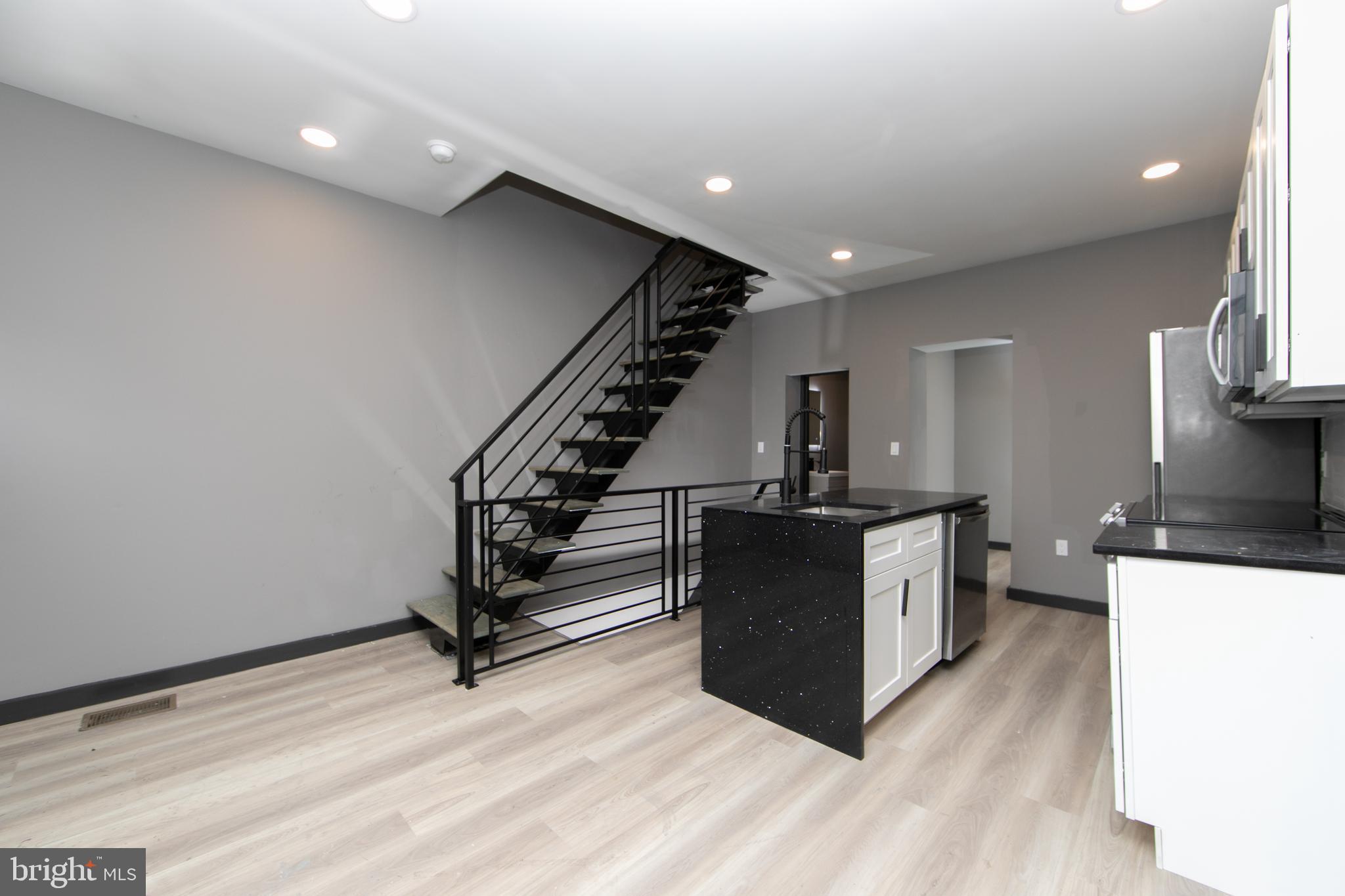 ITALIAN MARKET - Residential