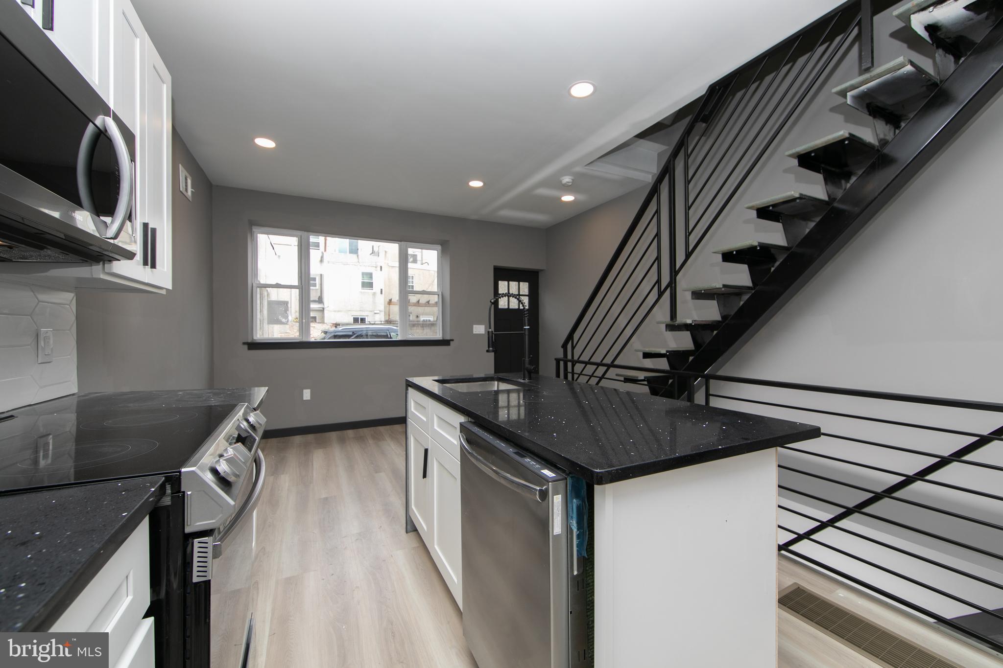 ITALIAN MARKET - Residential