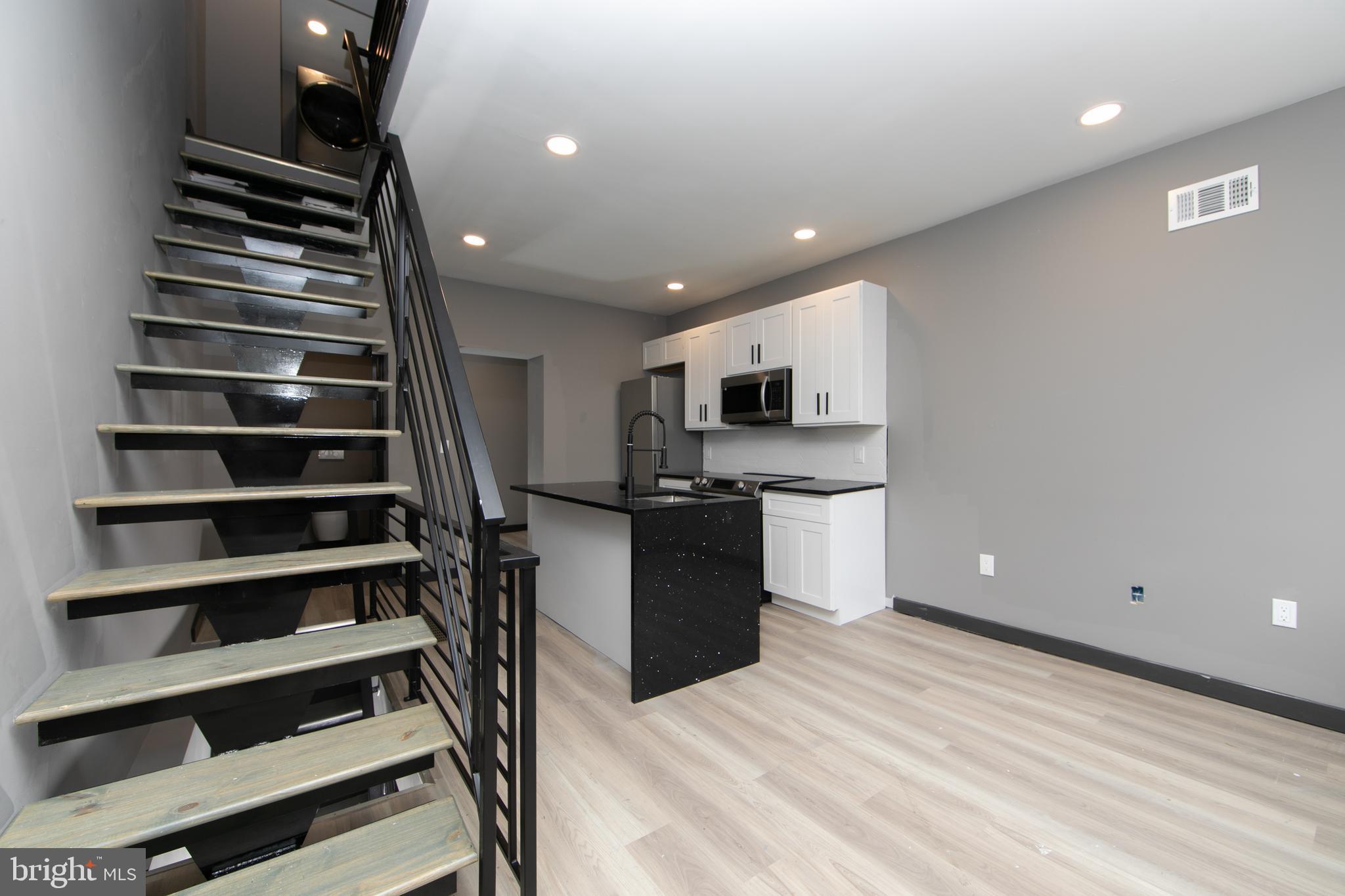 ITALIAN MARKET - Residential