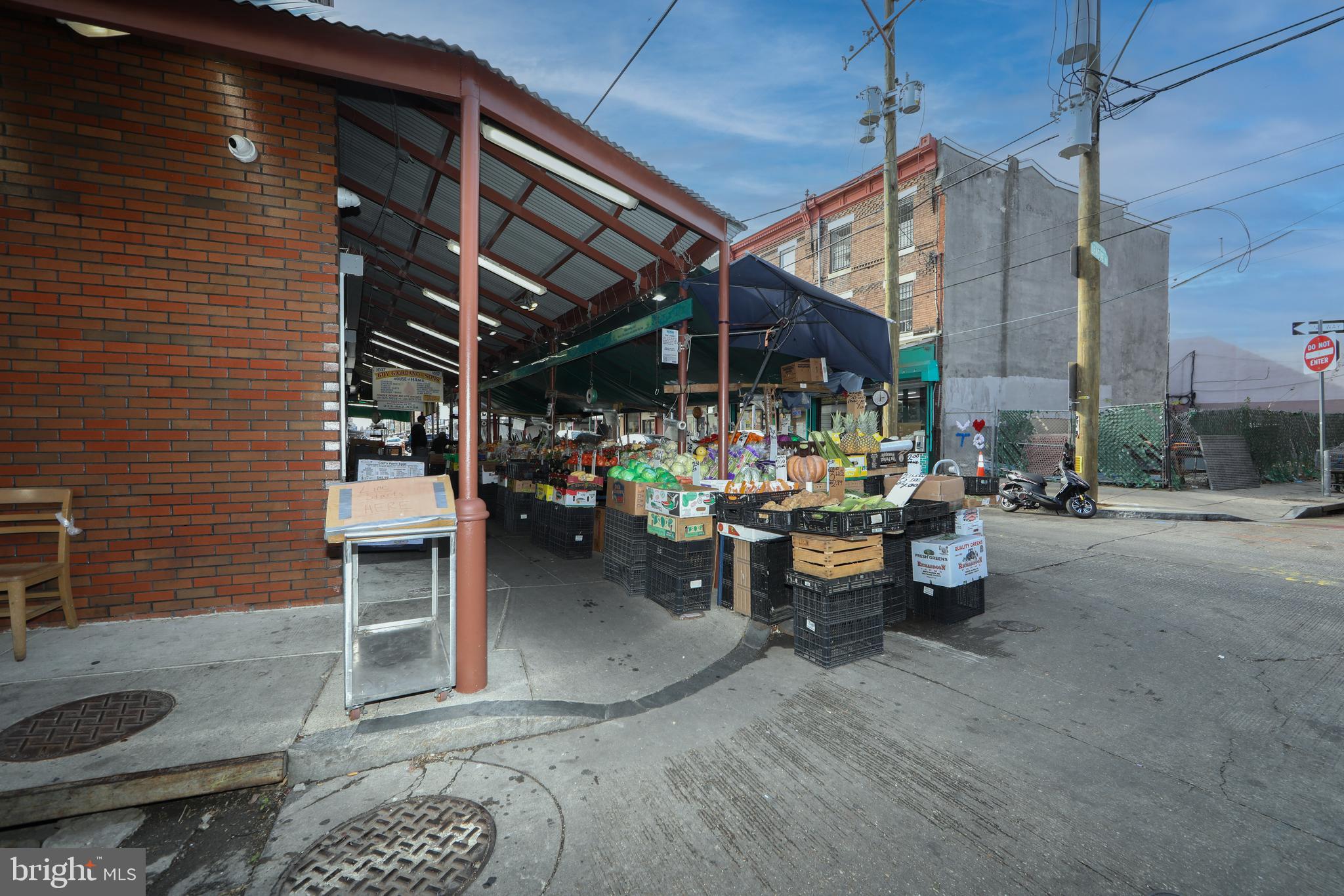 ITALIAN MARKET - Residential